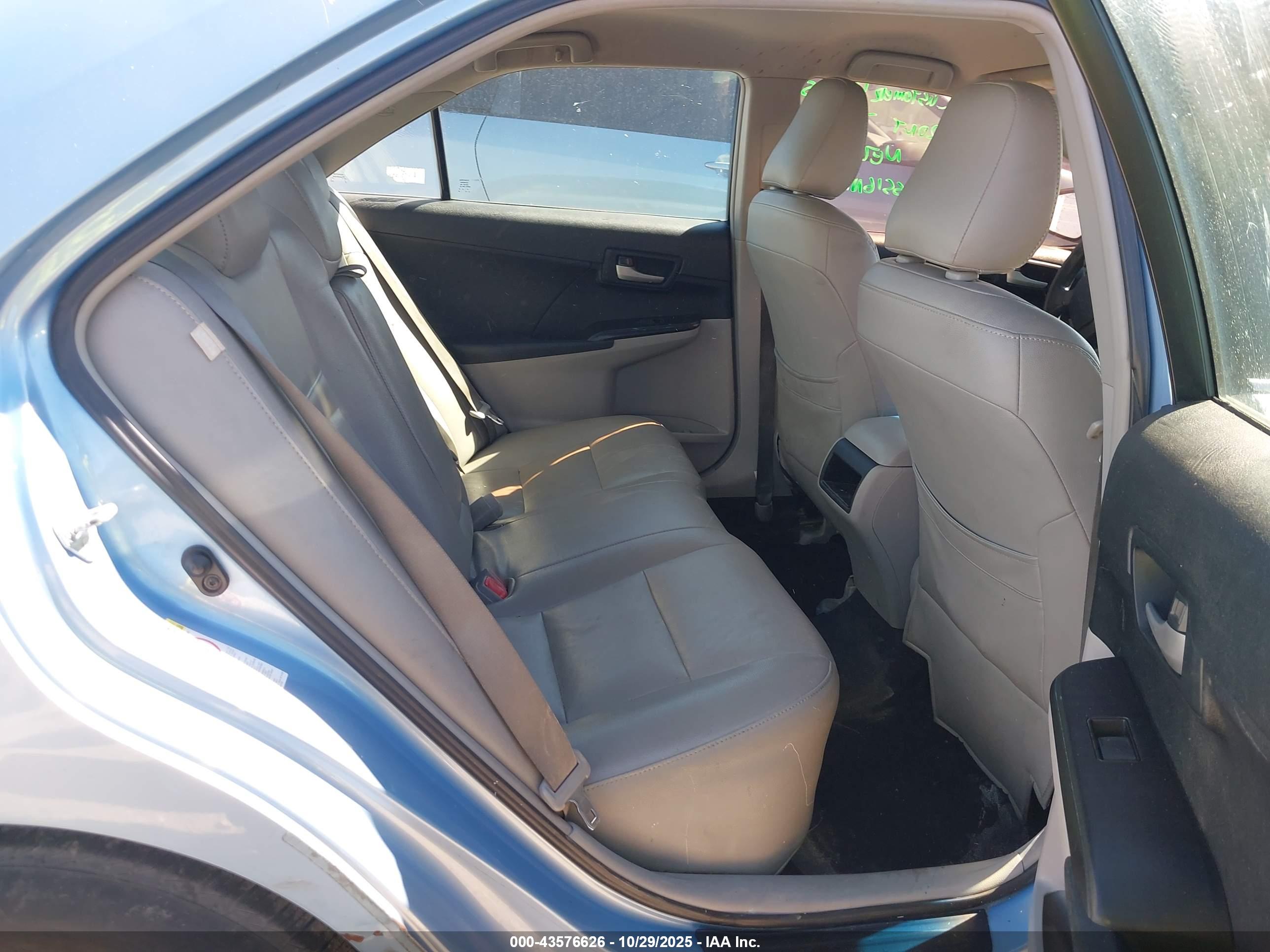 TOYOTA CAMRY image 8