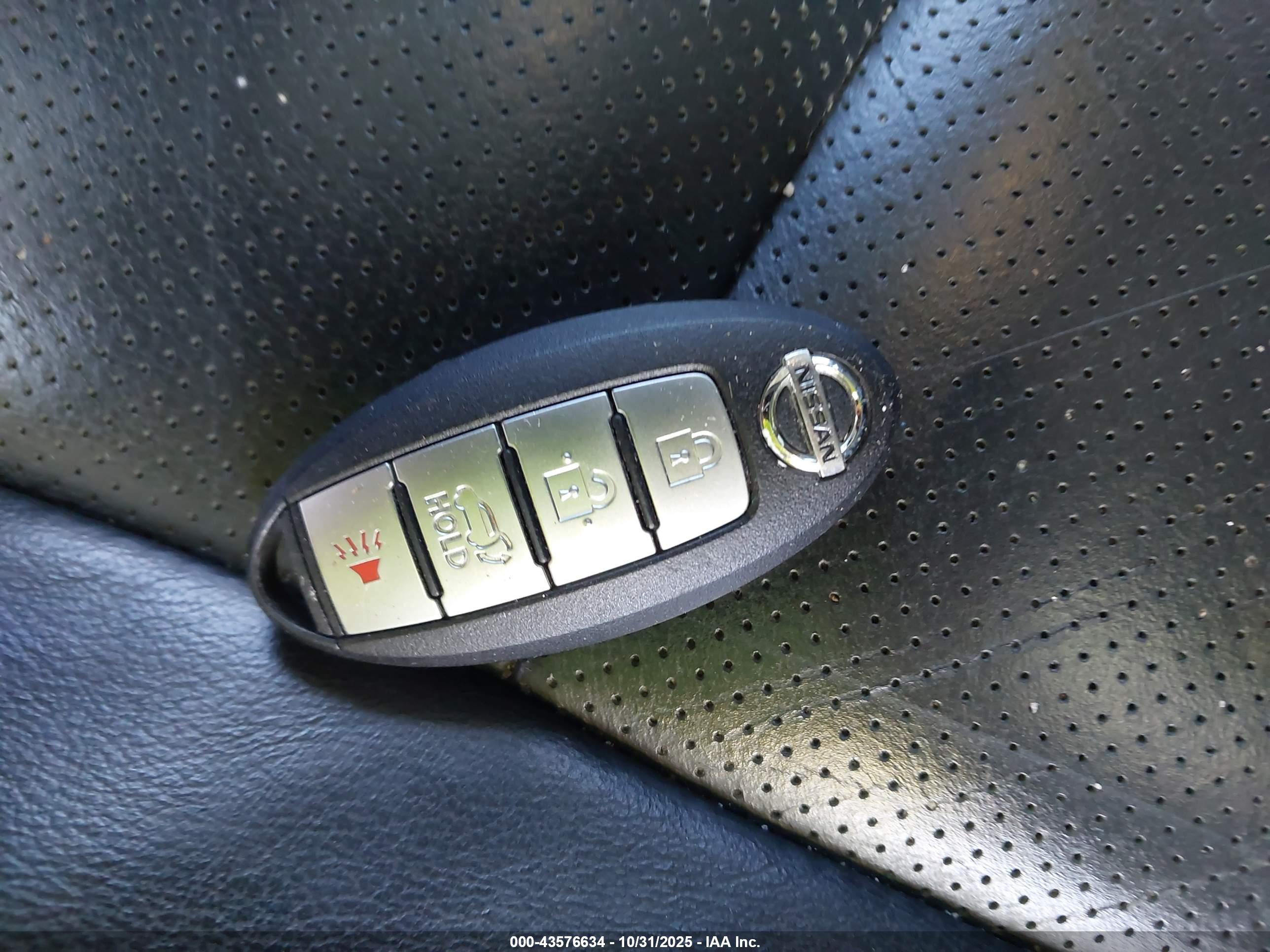 NISSAN ROGUE image 11
