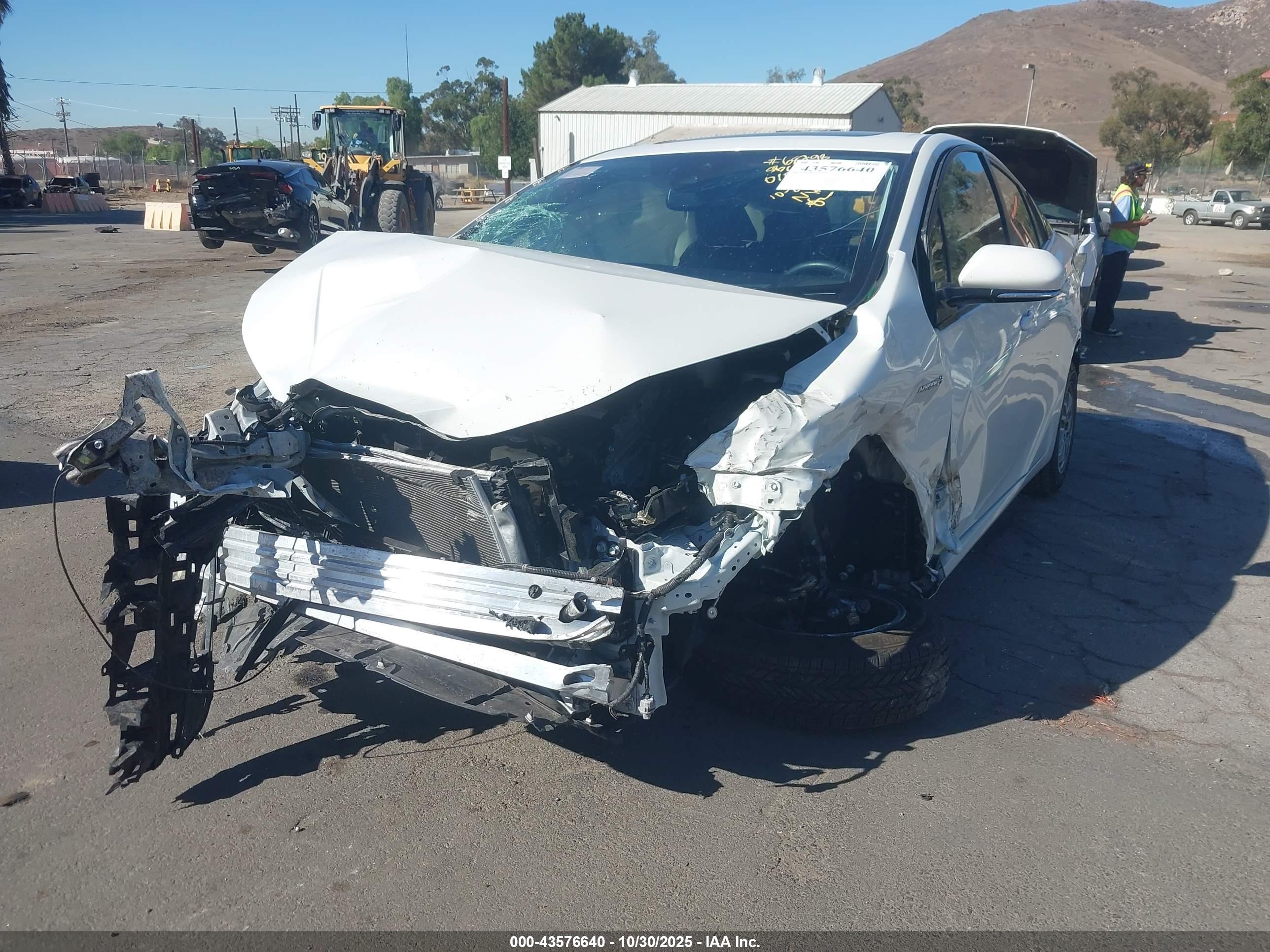 TOYOTA PRIUS image 2
