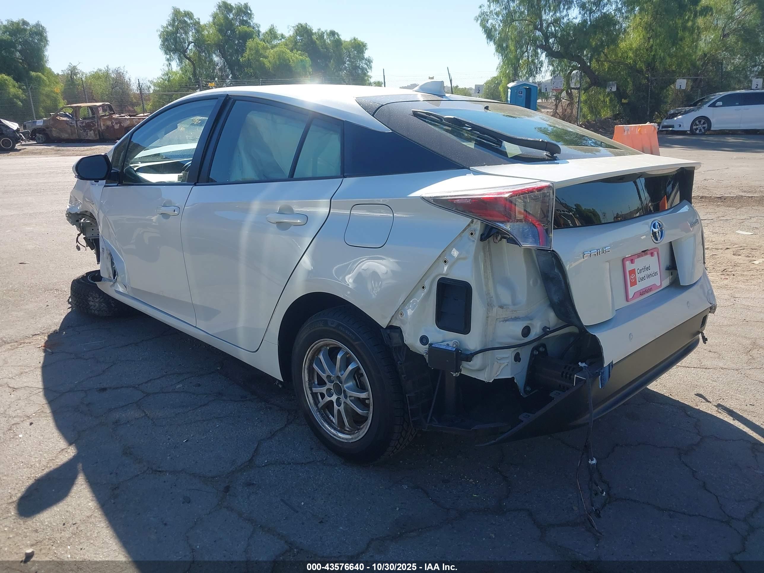 TOYOTA PRIUS image 3