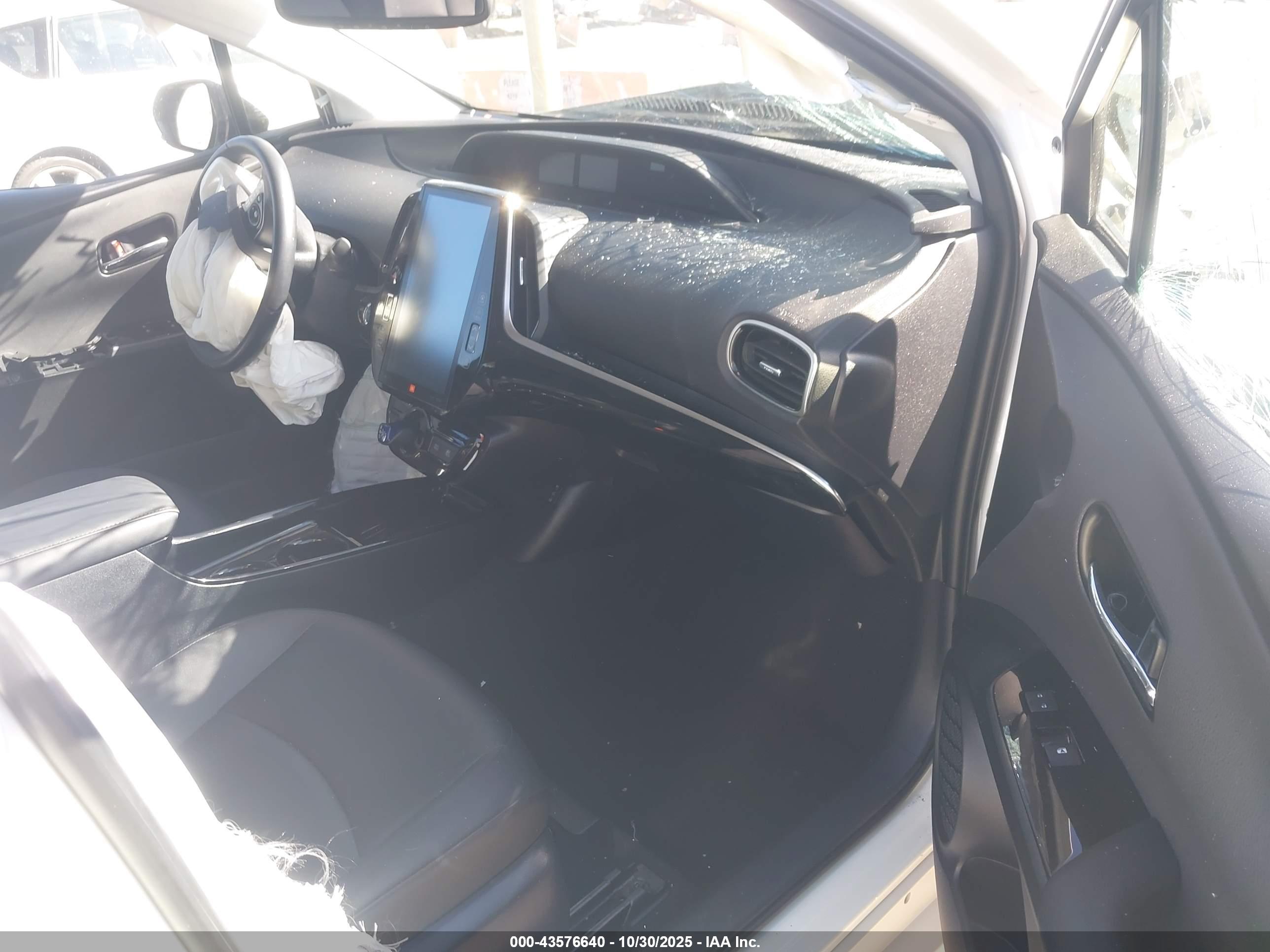 TOYOTA PRIUS image 5