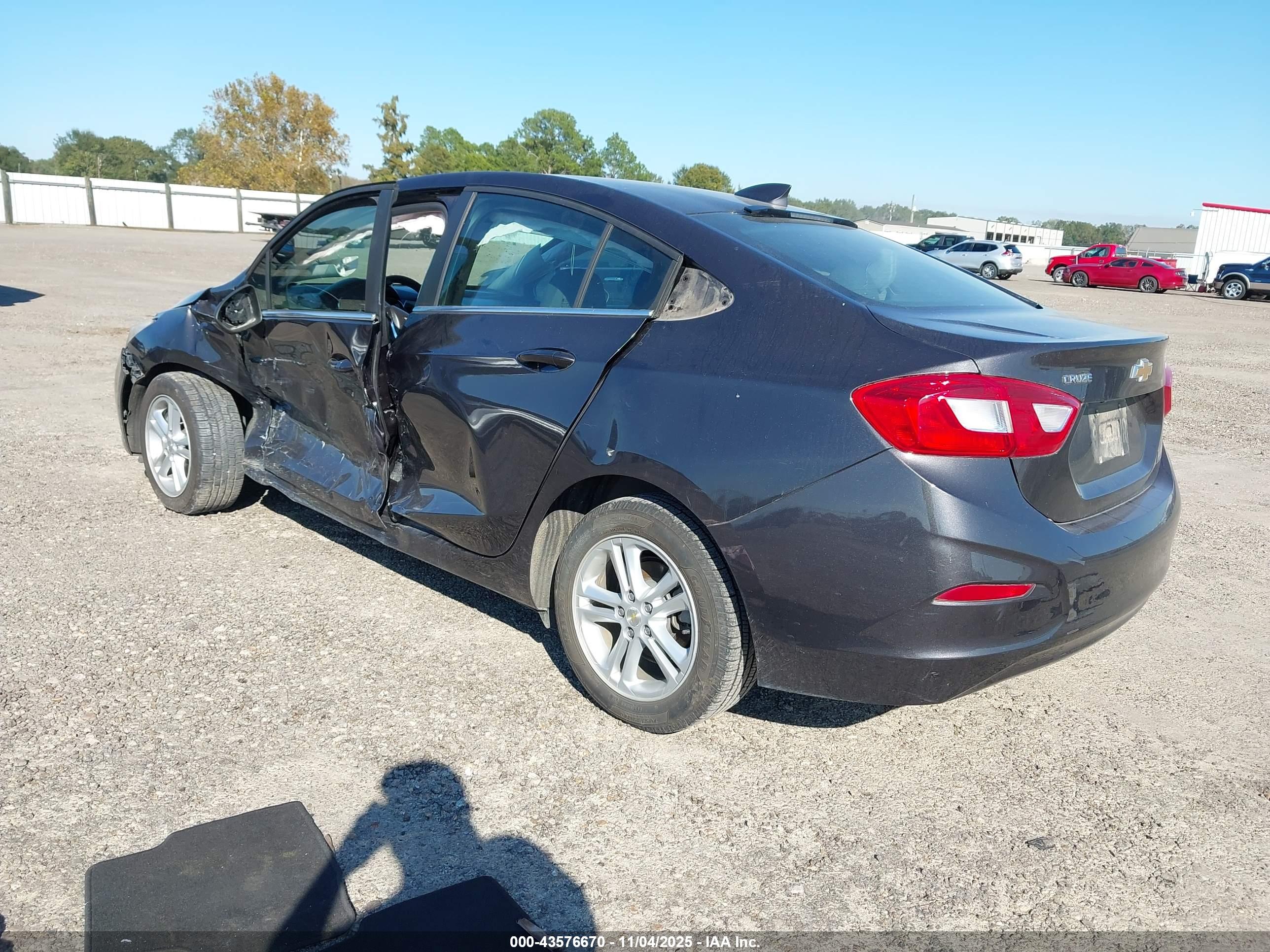 CHEVROLET CRUZE image 3