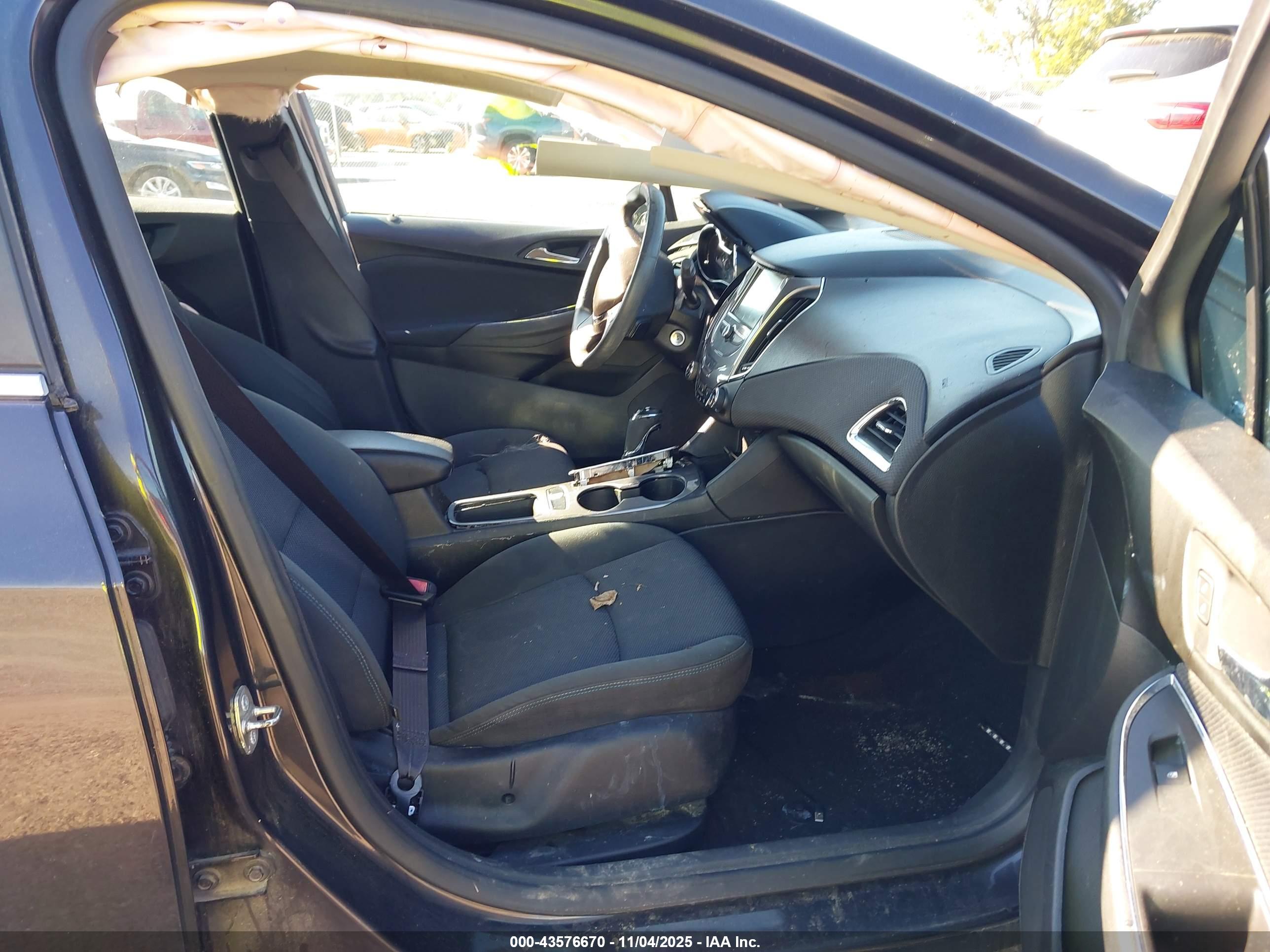 CHEVROLET CRUZE image 5