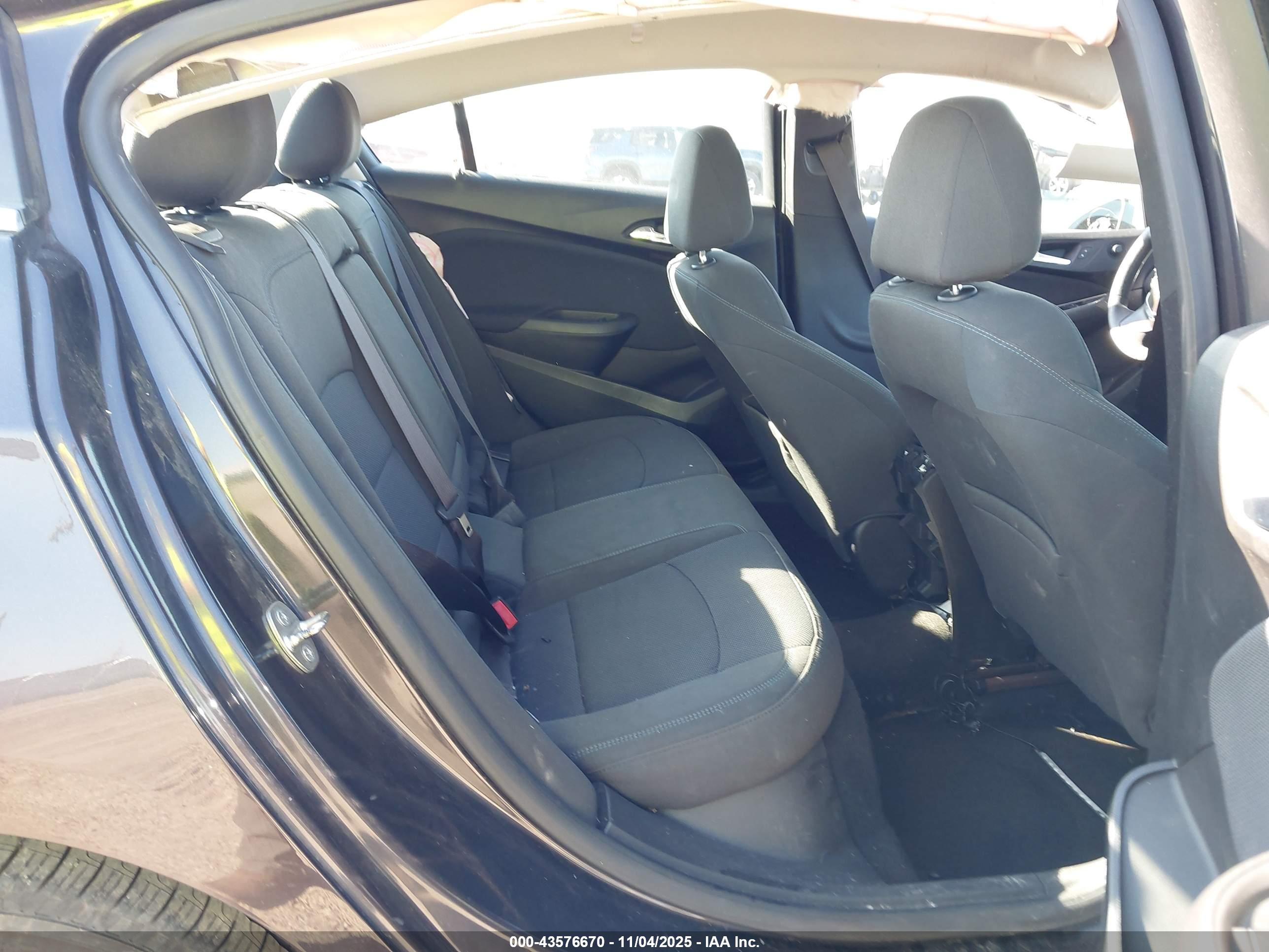 CHEVROLET CRUZE image 8