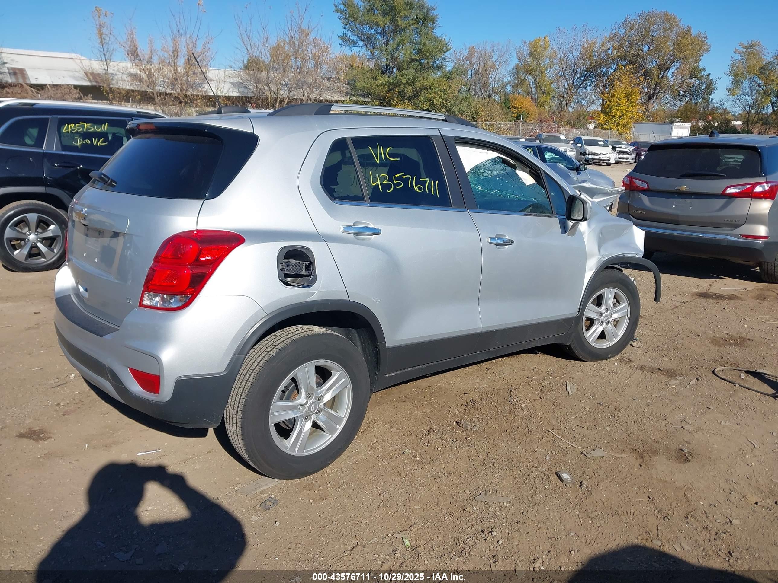 CHEVROLET TRAX image 4