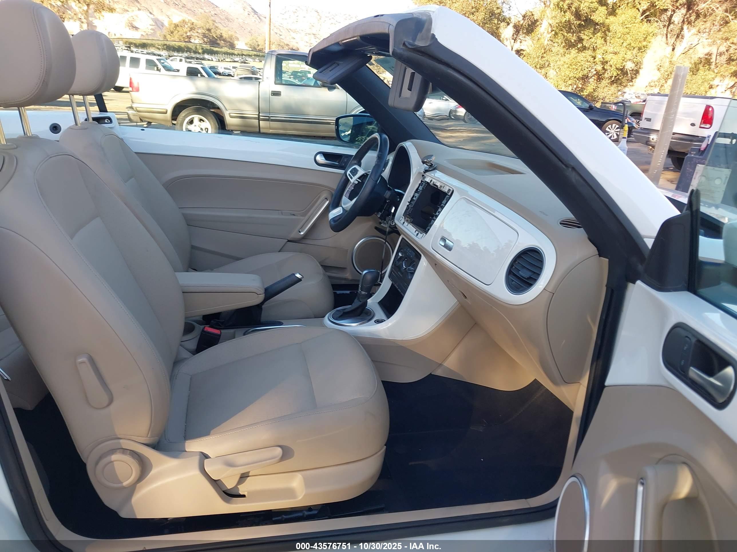 VOLKSWAGEN BEETLE image 5