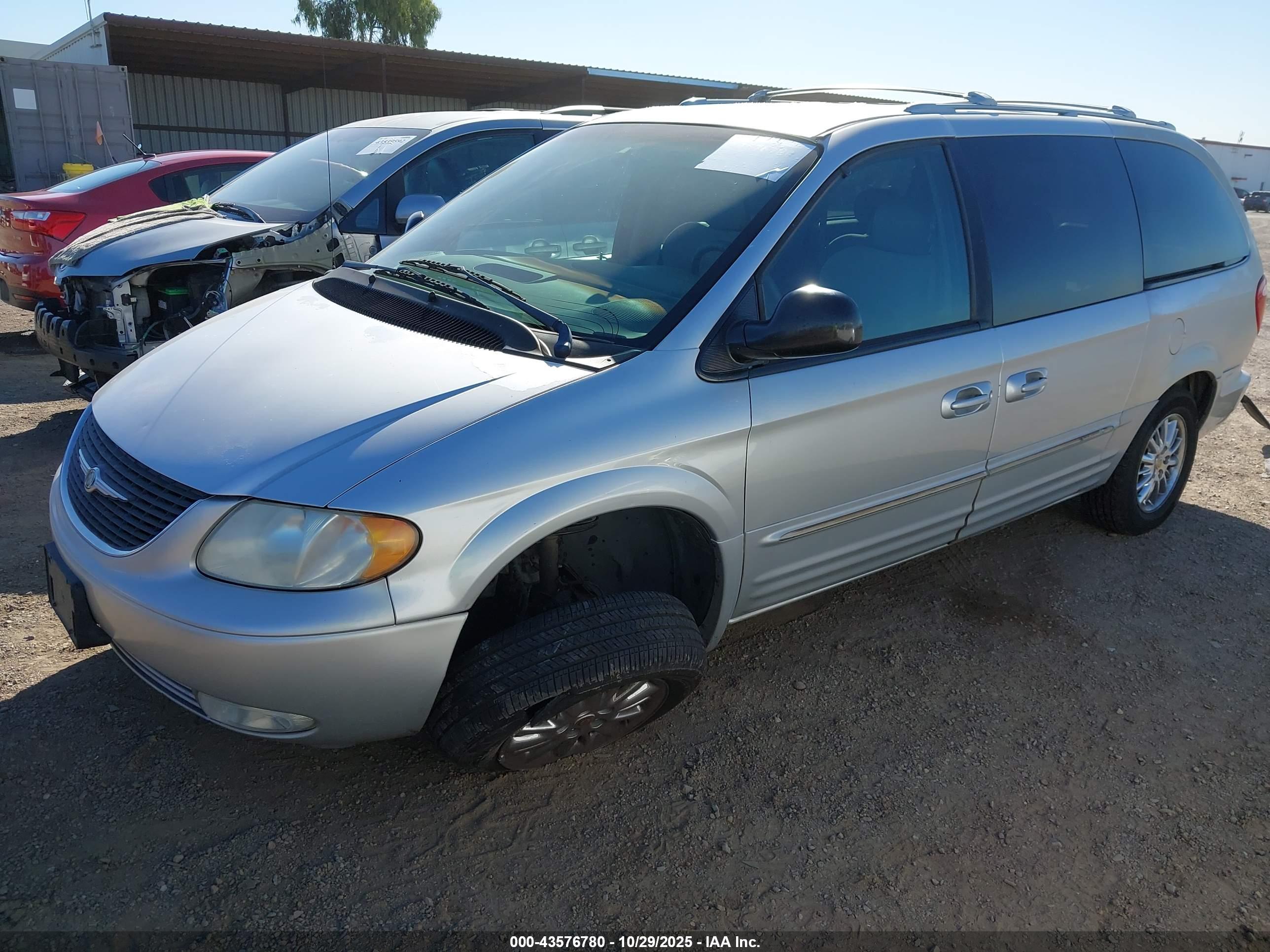 CHRYSLER TOWN image 2