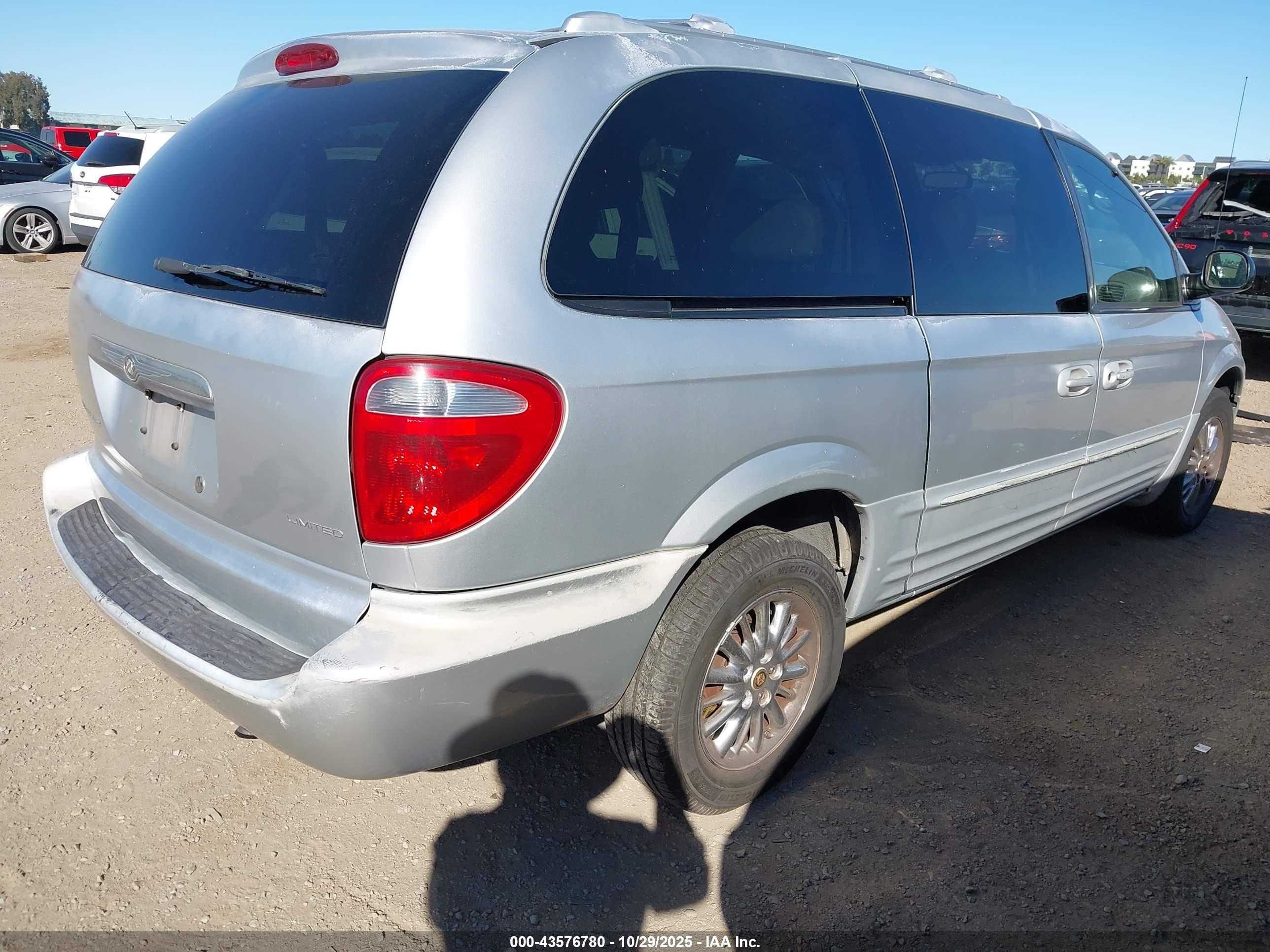 CHRYSLER TOWN image 4