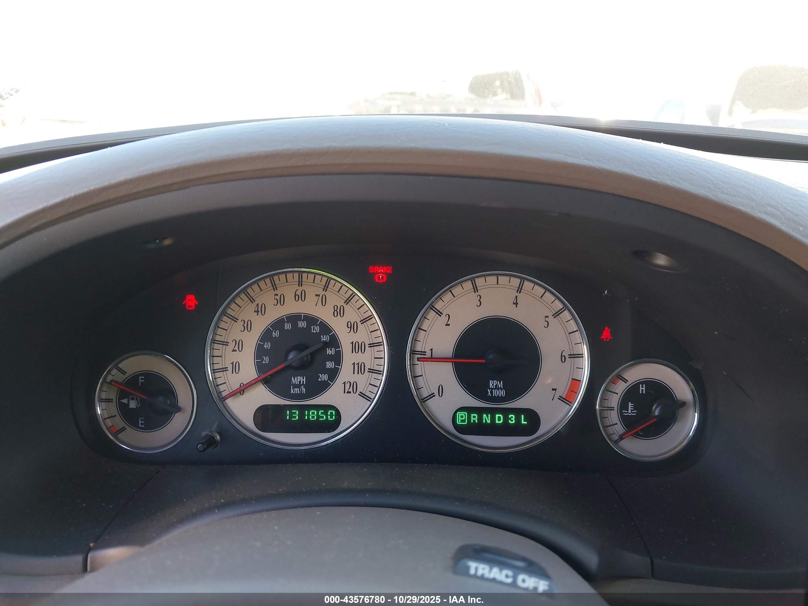 CHRYSLER TOWN image 7