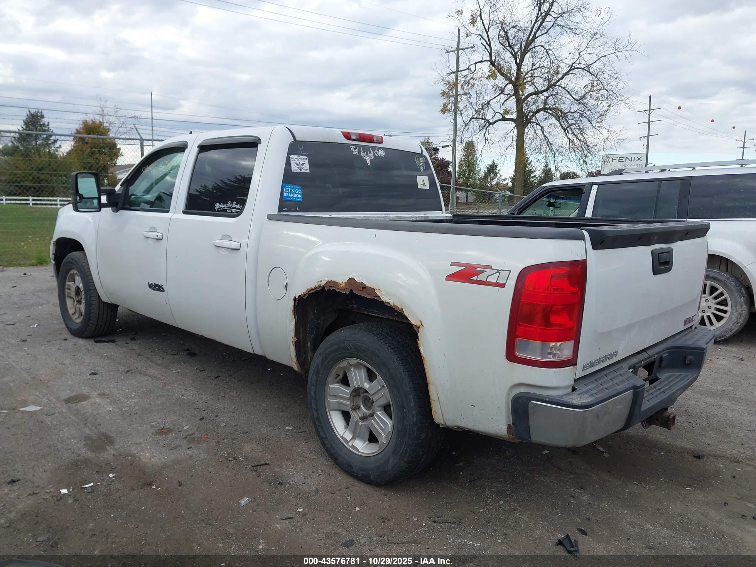 GMC SIERRA image 3