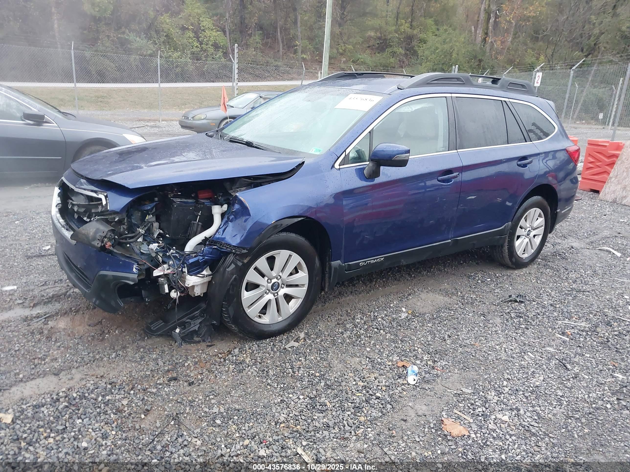 SUBARU OUTBACK image 2