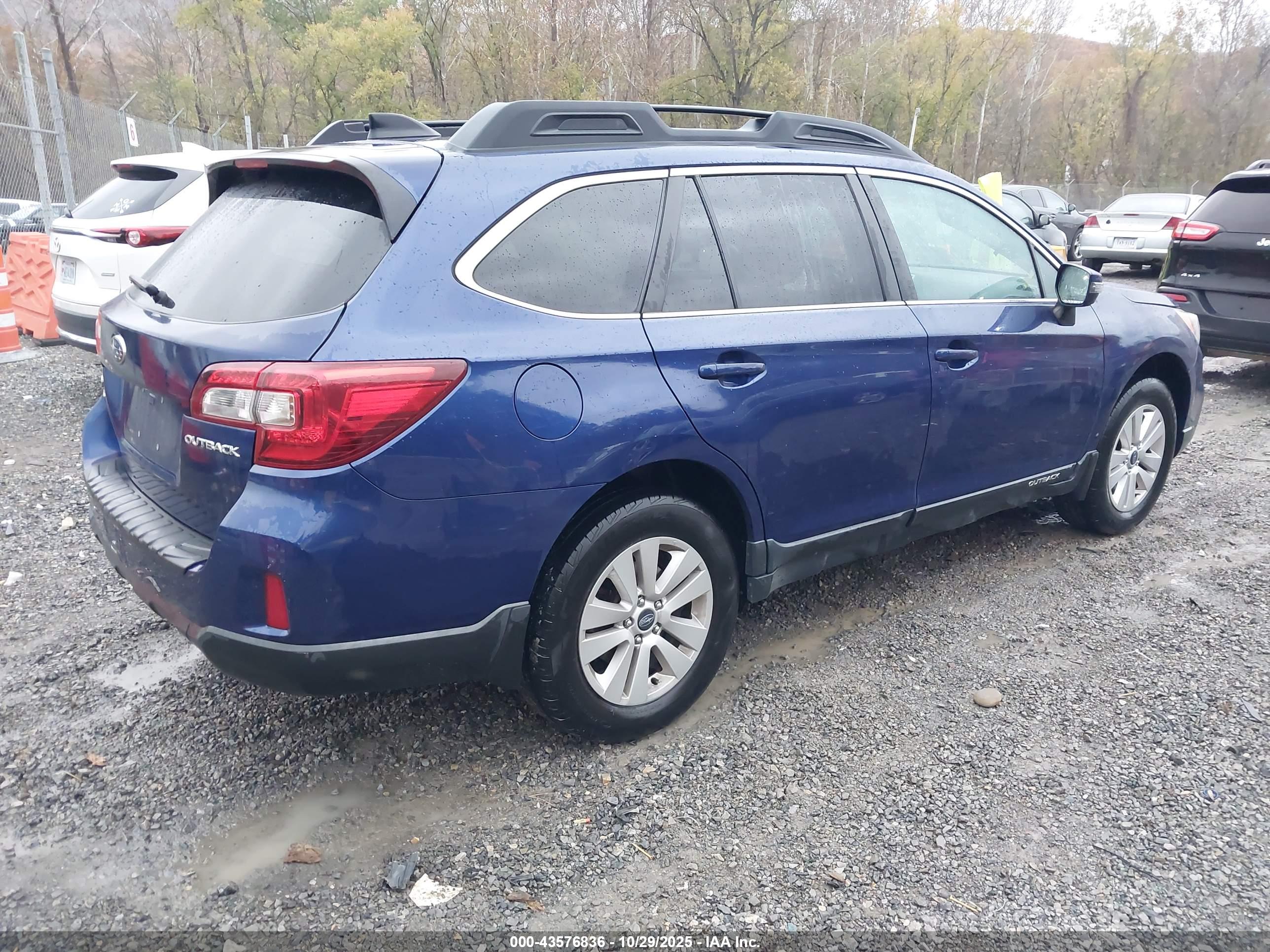 SUBARU OUTBACK image 4