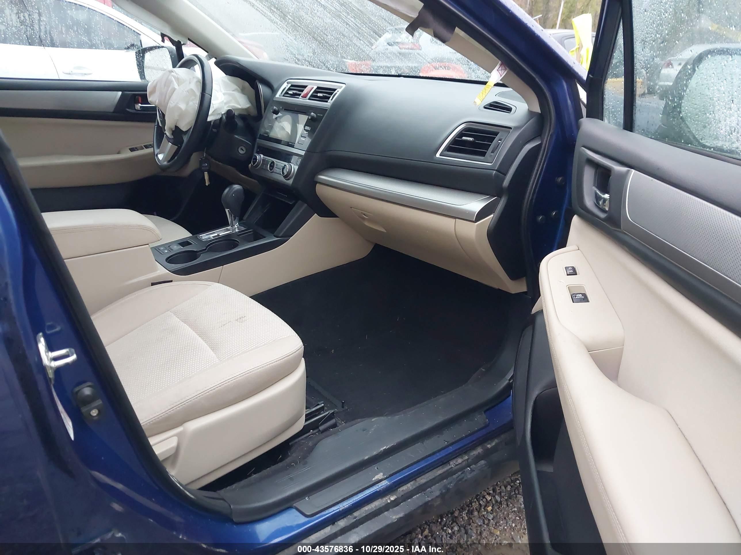 SUBARU OUTBACK image 5
