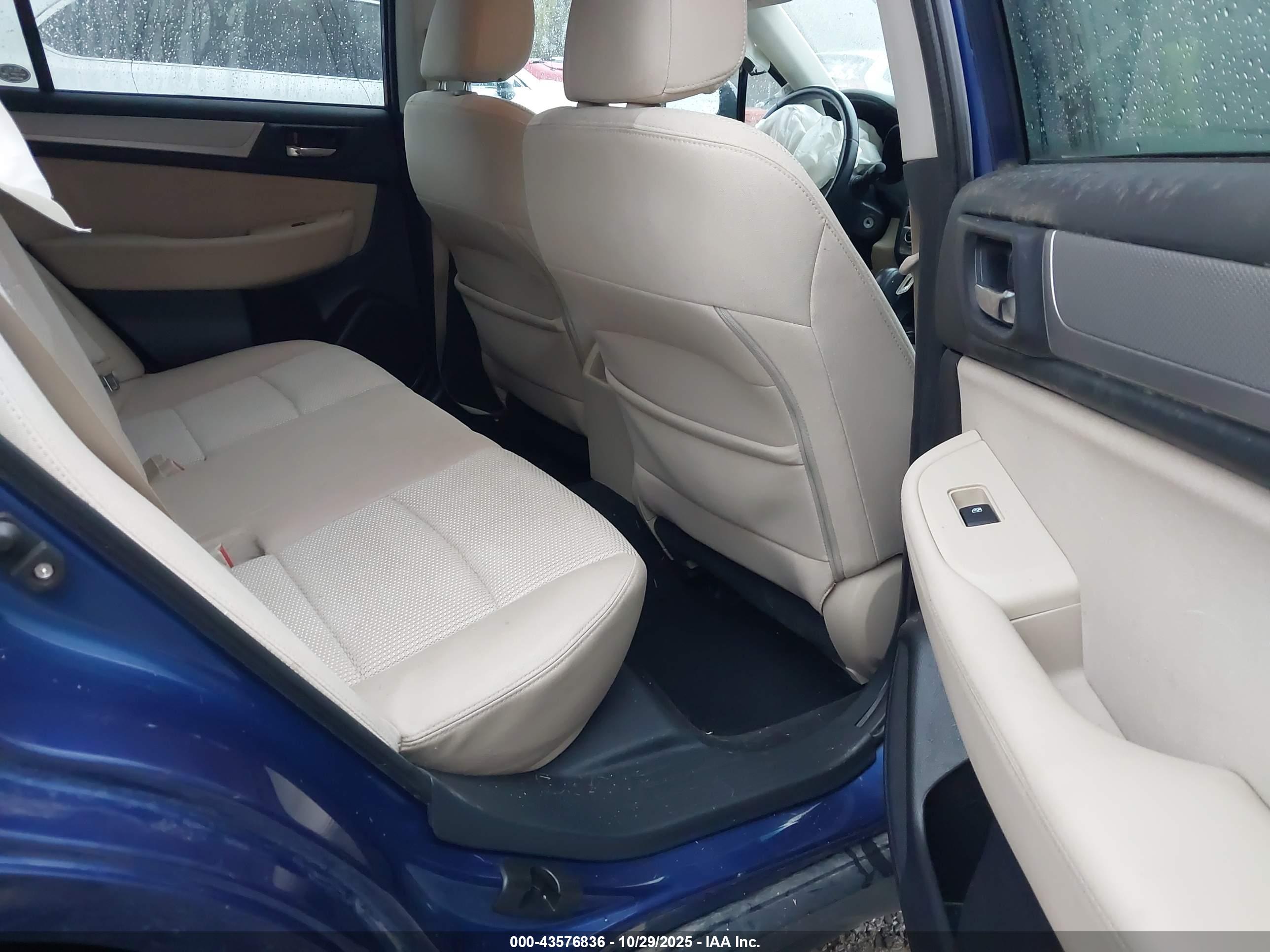 SUBARU OUTBACK image 8