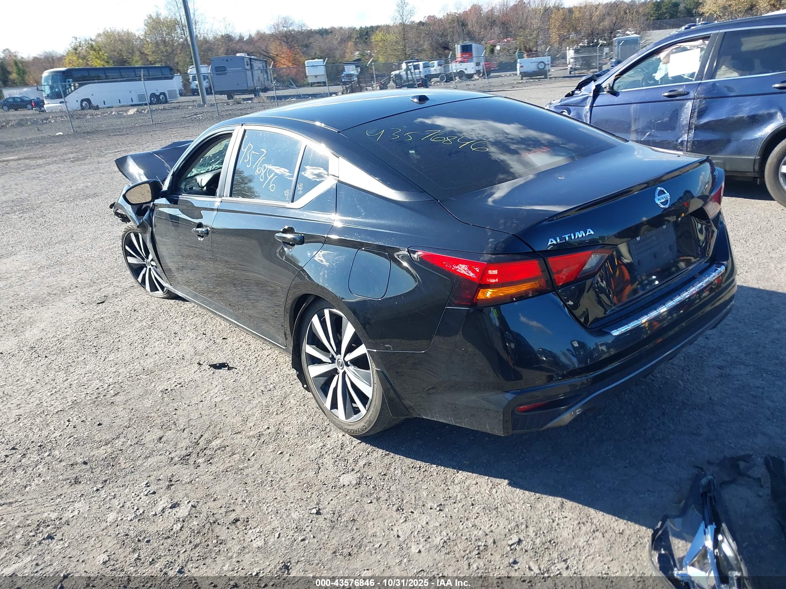 NISSAN ALTIMA image 3
