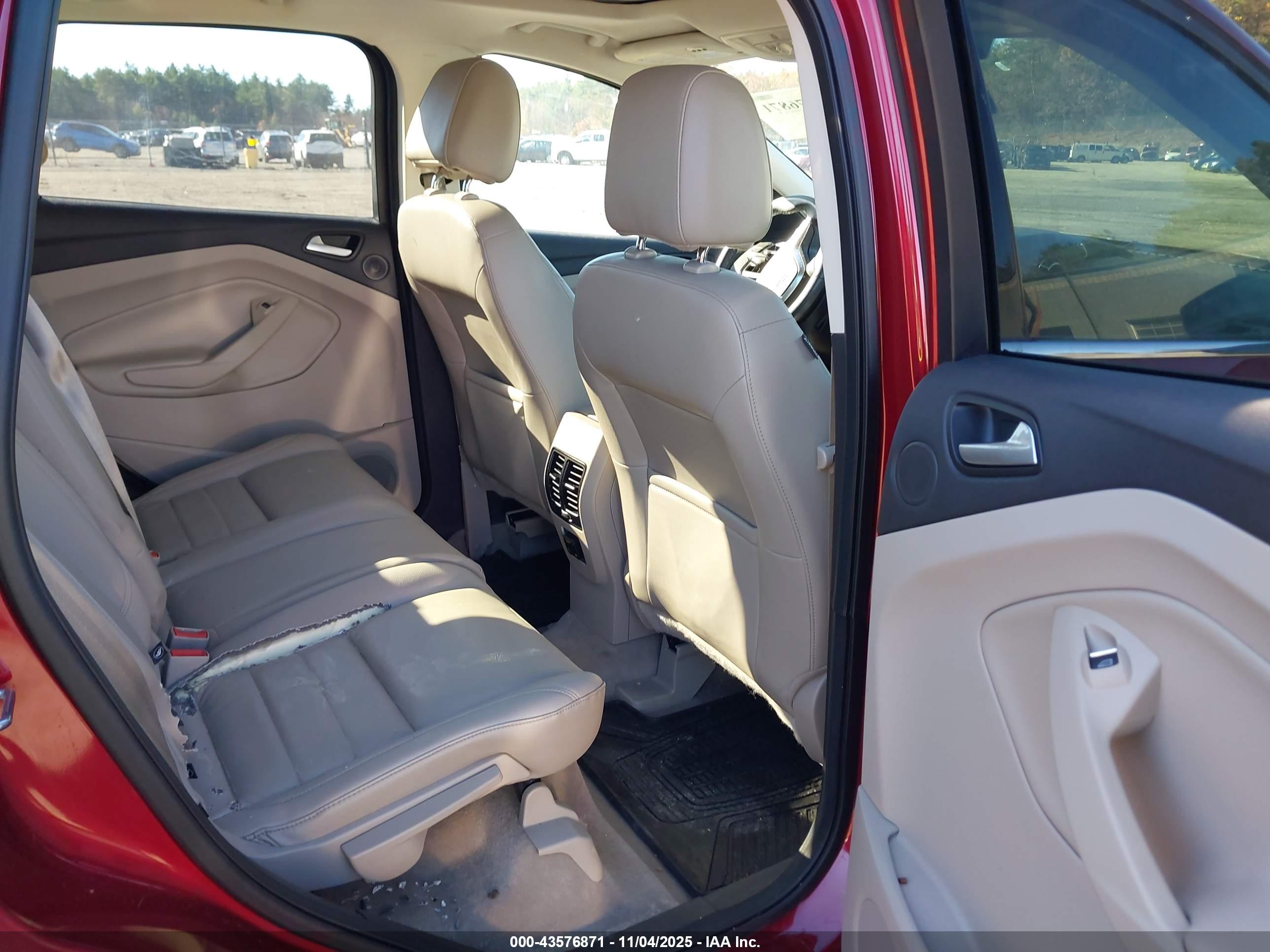 FORD ESCAPE image 8