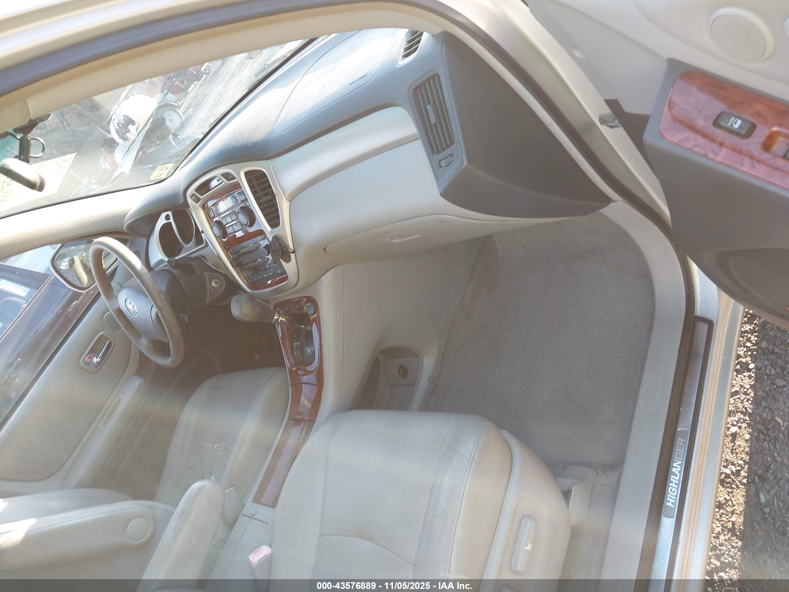 TOYOTA HIGHLANDER image 5