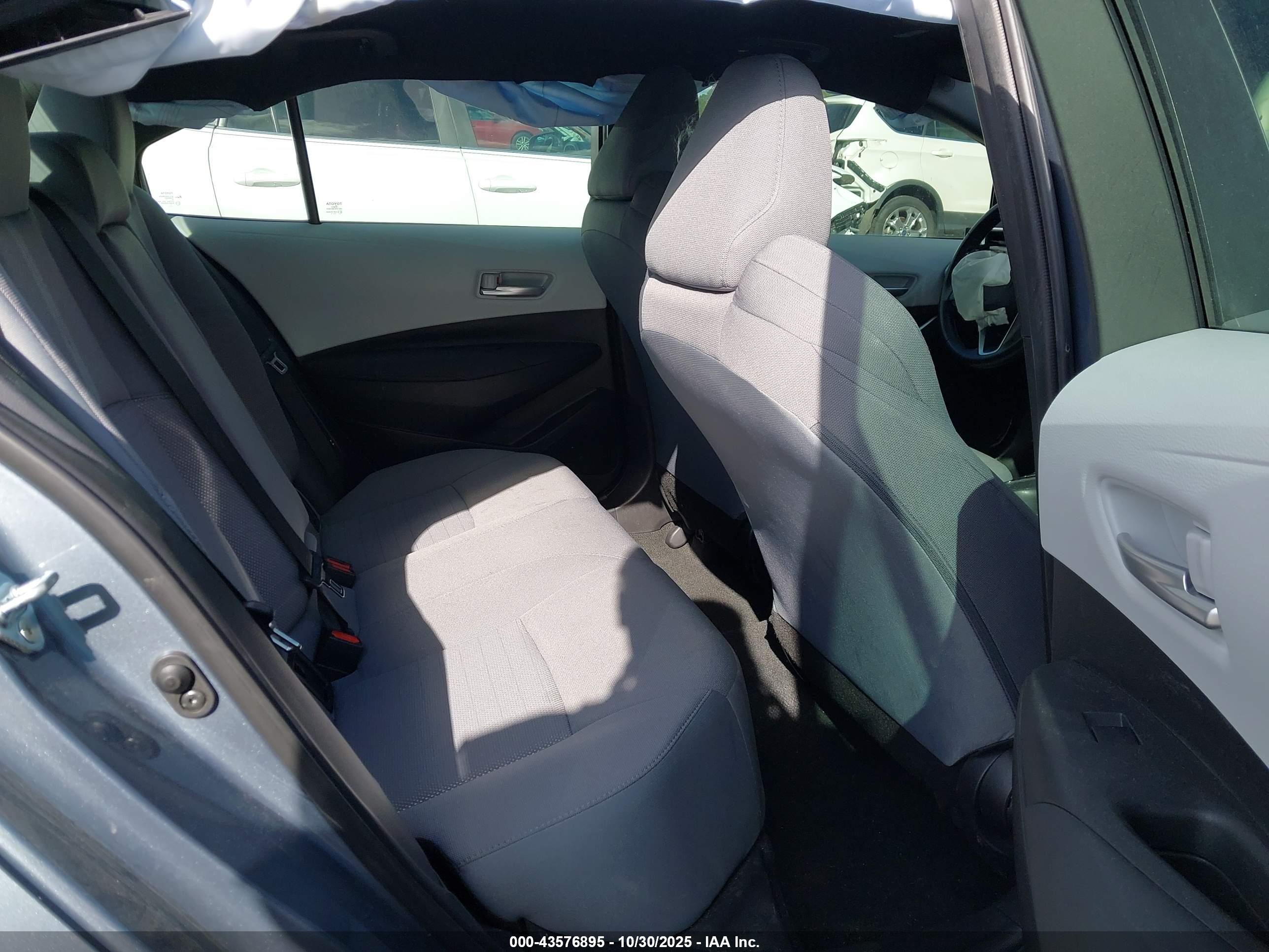 TOYOTA COROLLA image 8