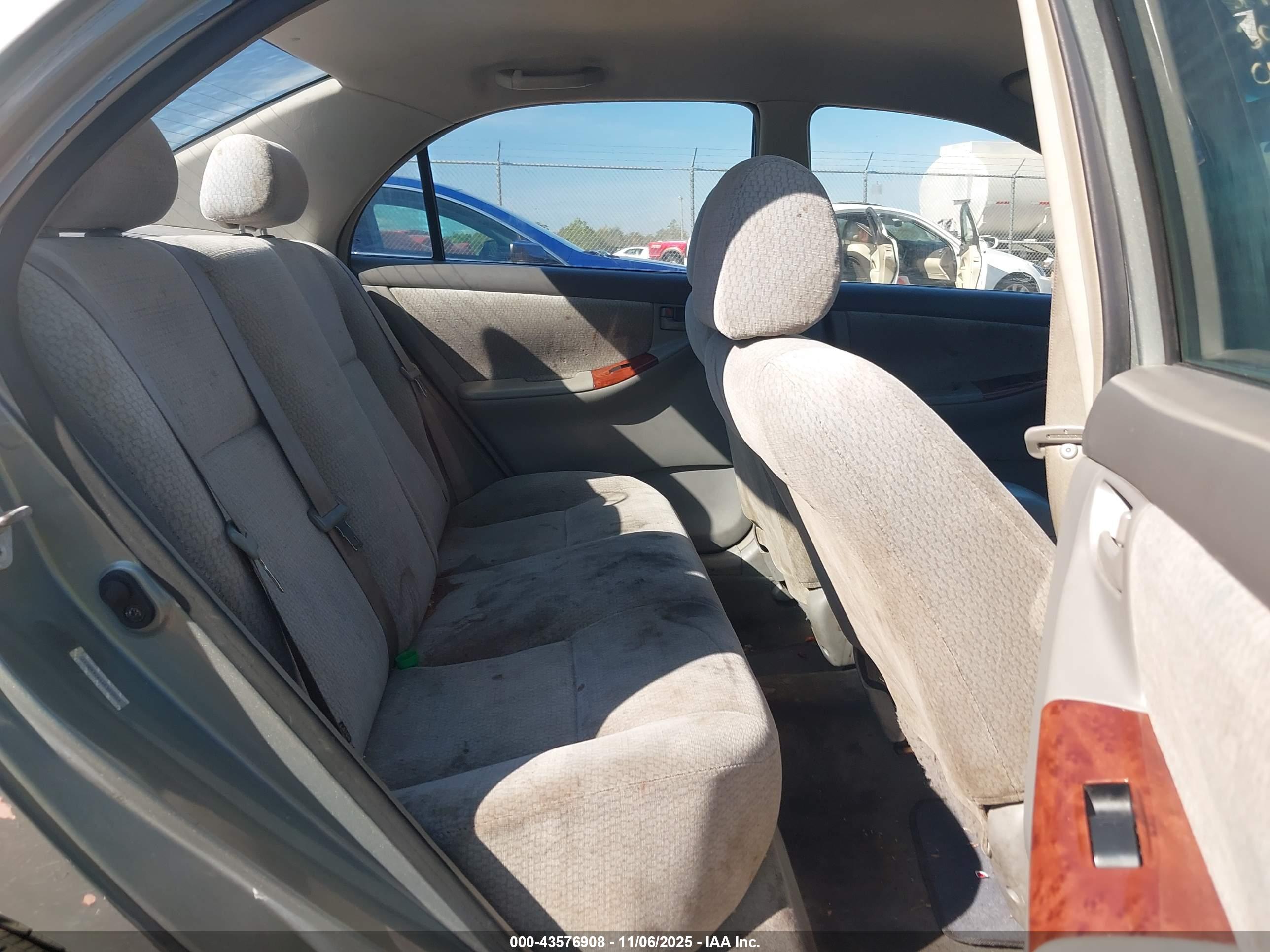 TOYOTA COROLLA image 8
