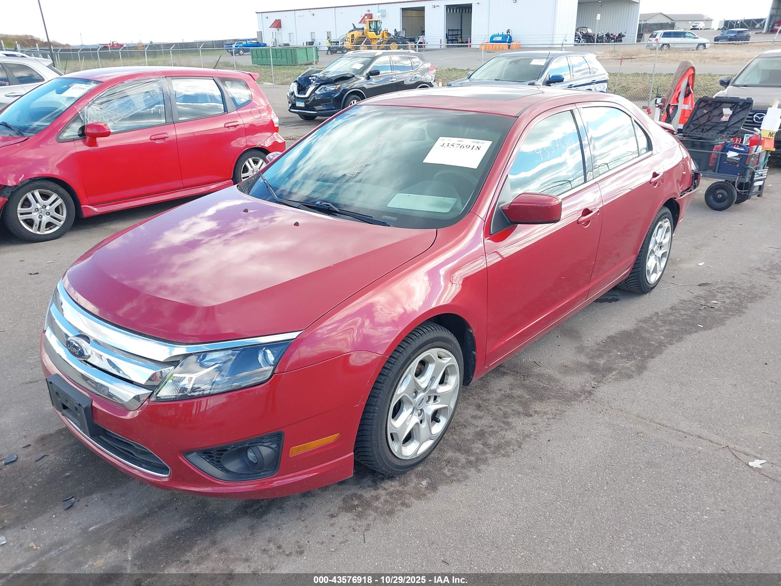 FORD FUSION image 2