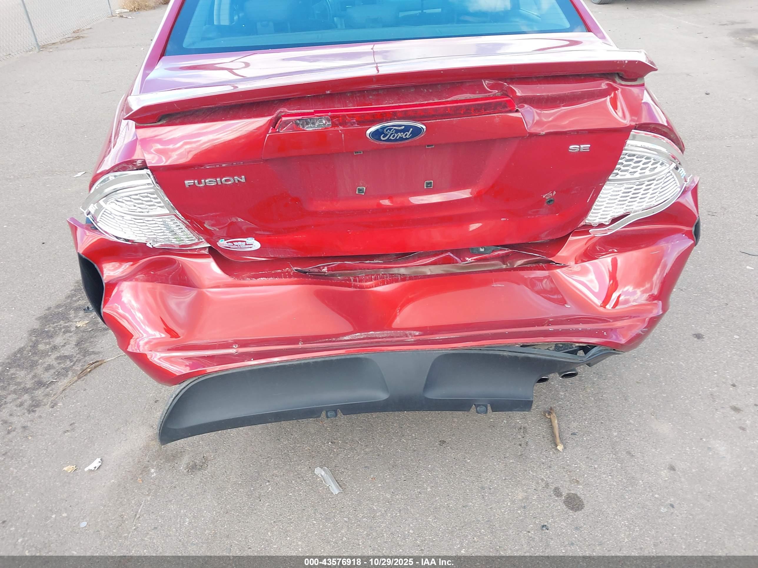 FORD FUSION image 6