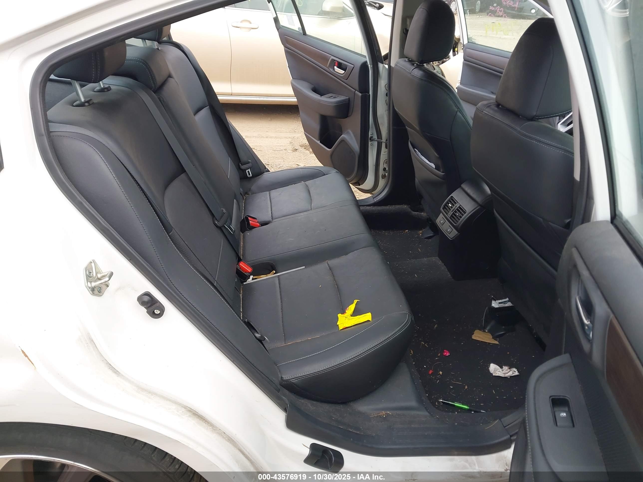 SUBARU LEGACY image 8