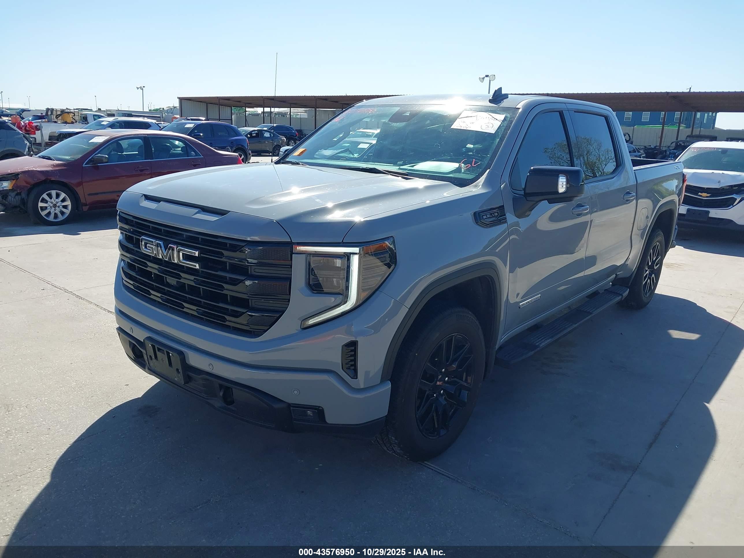 GMC SIERRA image 2