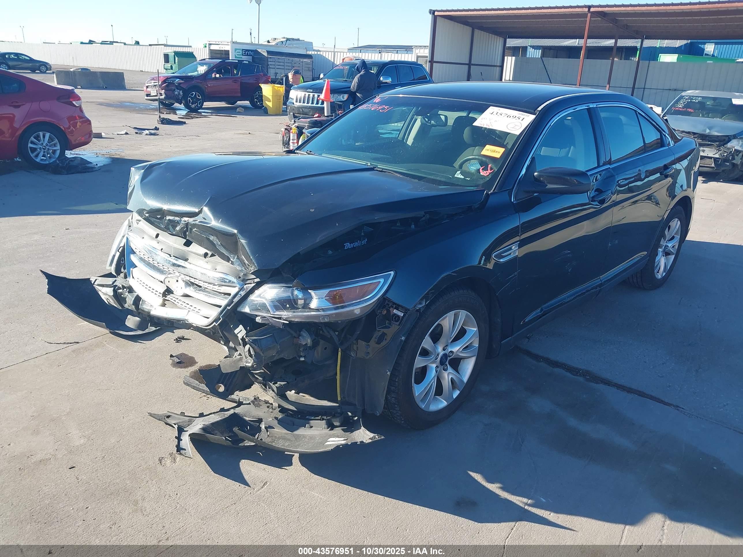 FORD TAURUS image 2