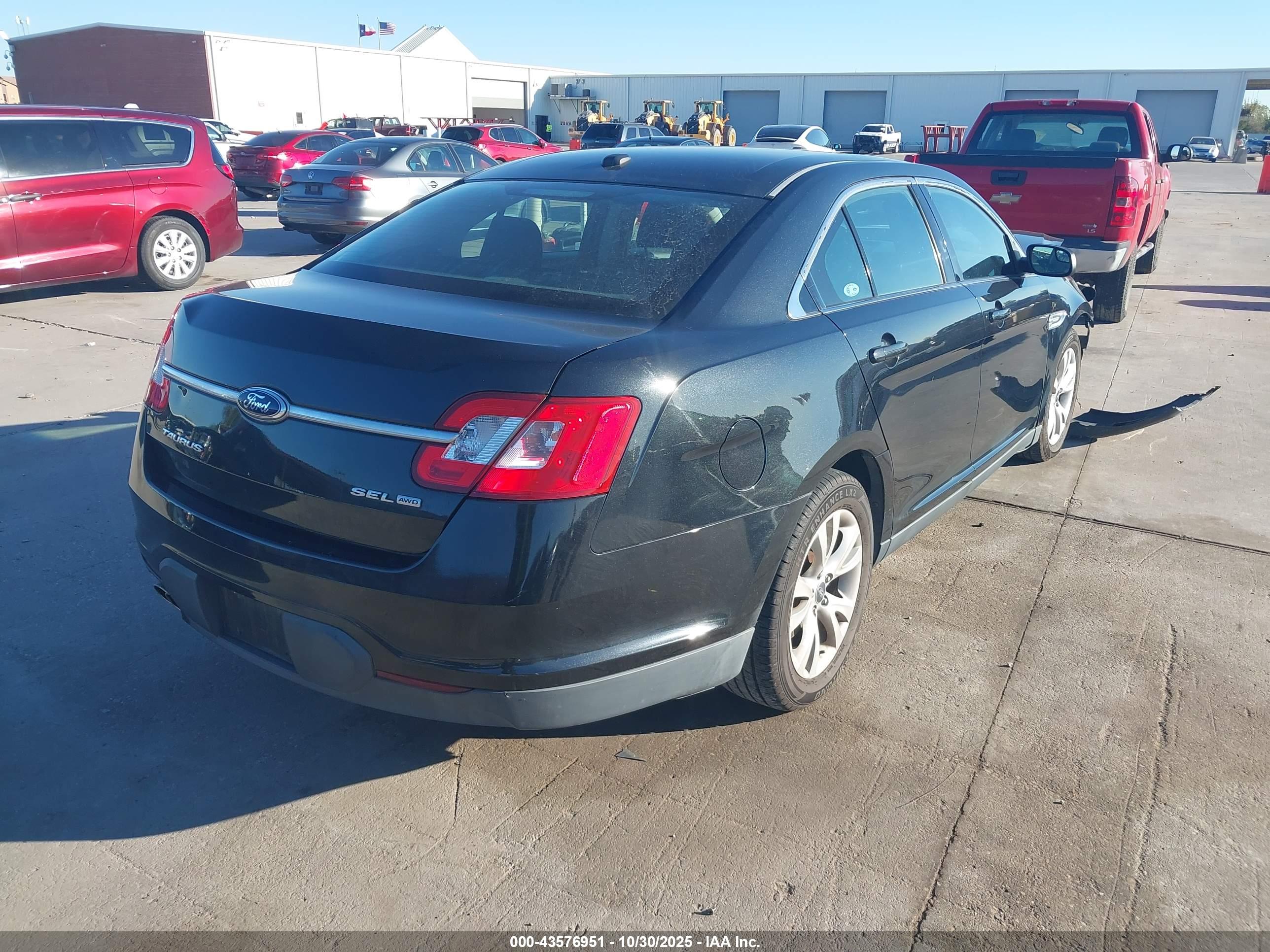 FORD TAURUS image 4