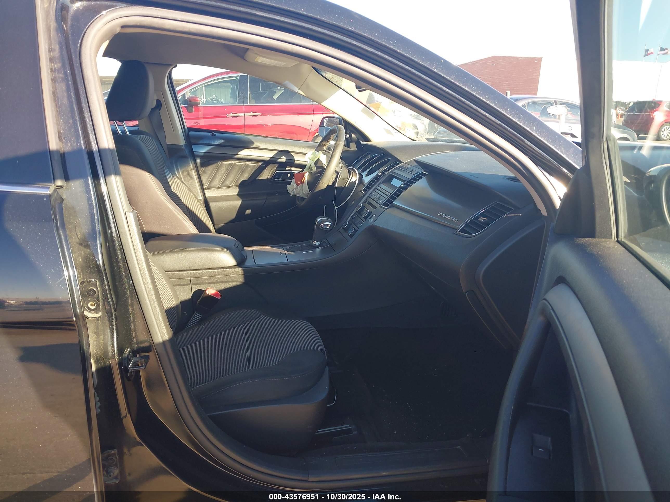 FORD TAURUS image 5