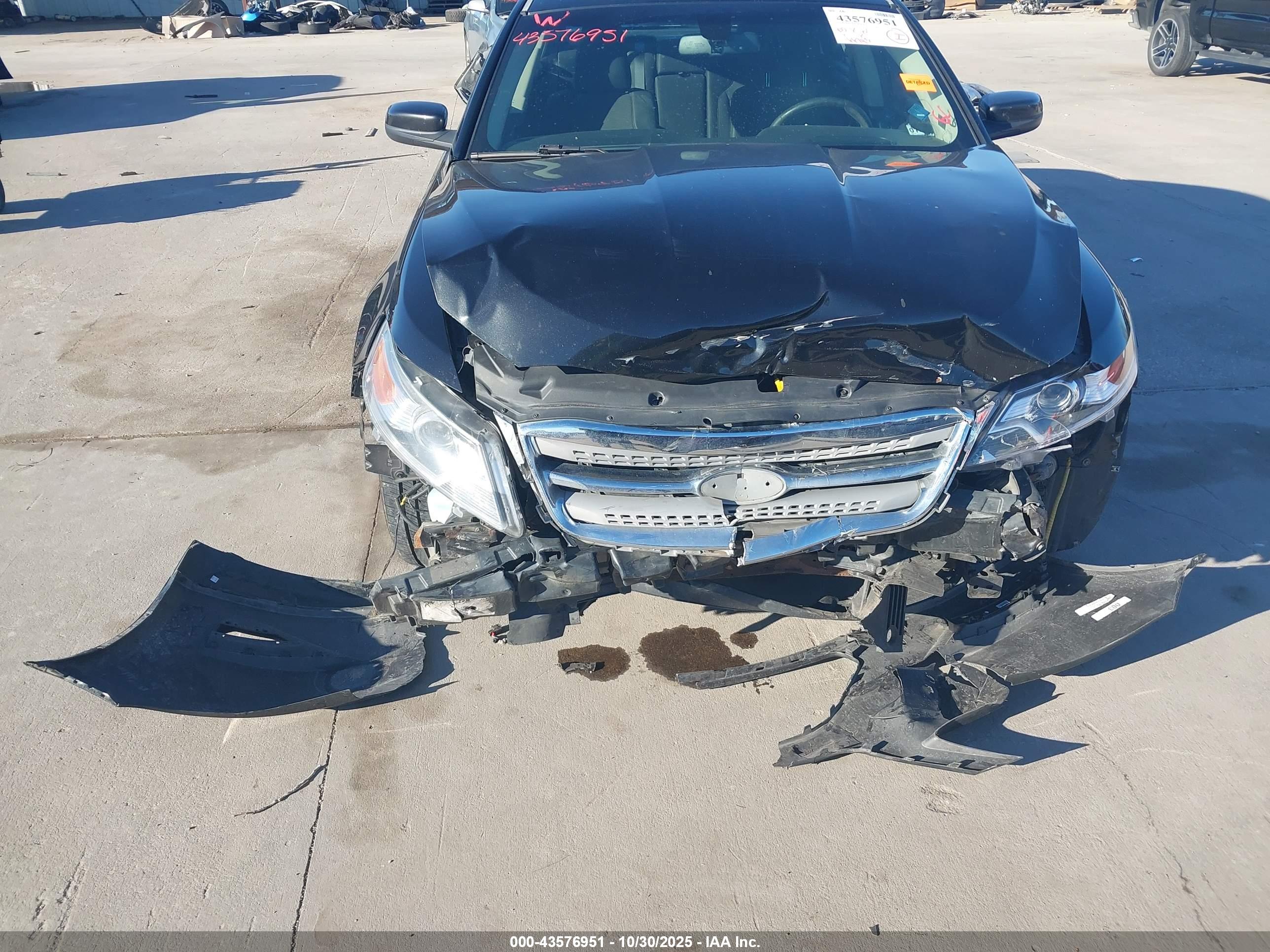 FORD TAURUS image 6
