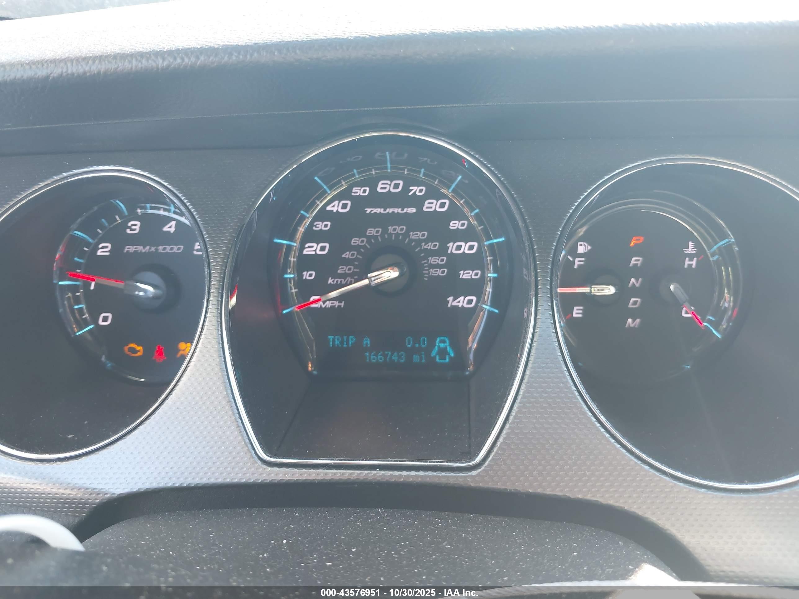 FORD TAURUS image 7