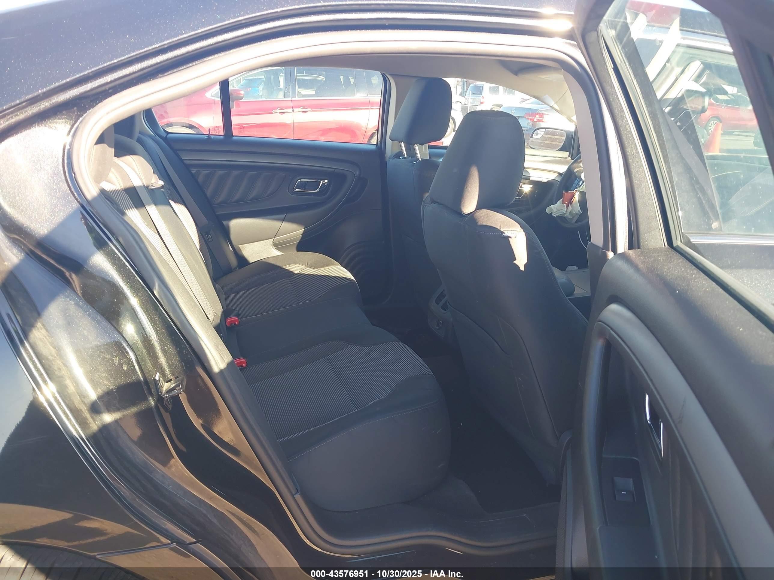 FORD TAURUS image 8