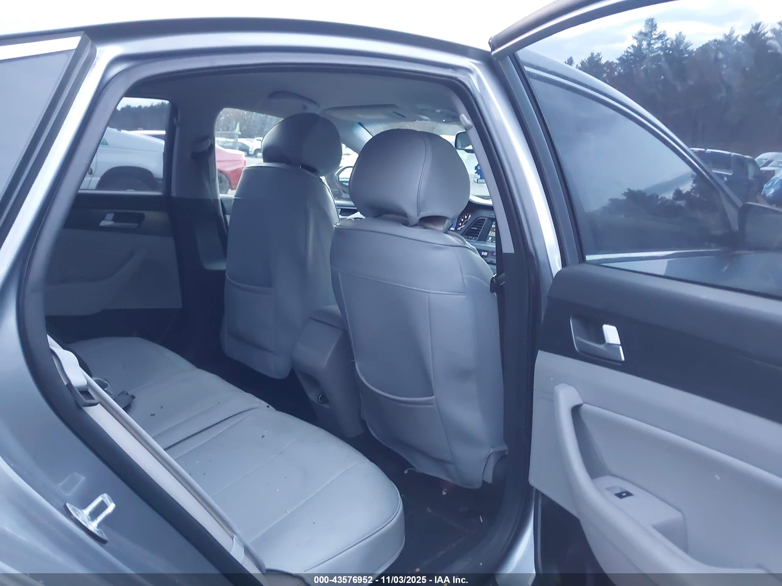 HYUNDAI SONATA image 8