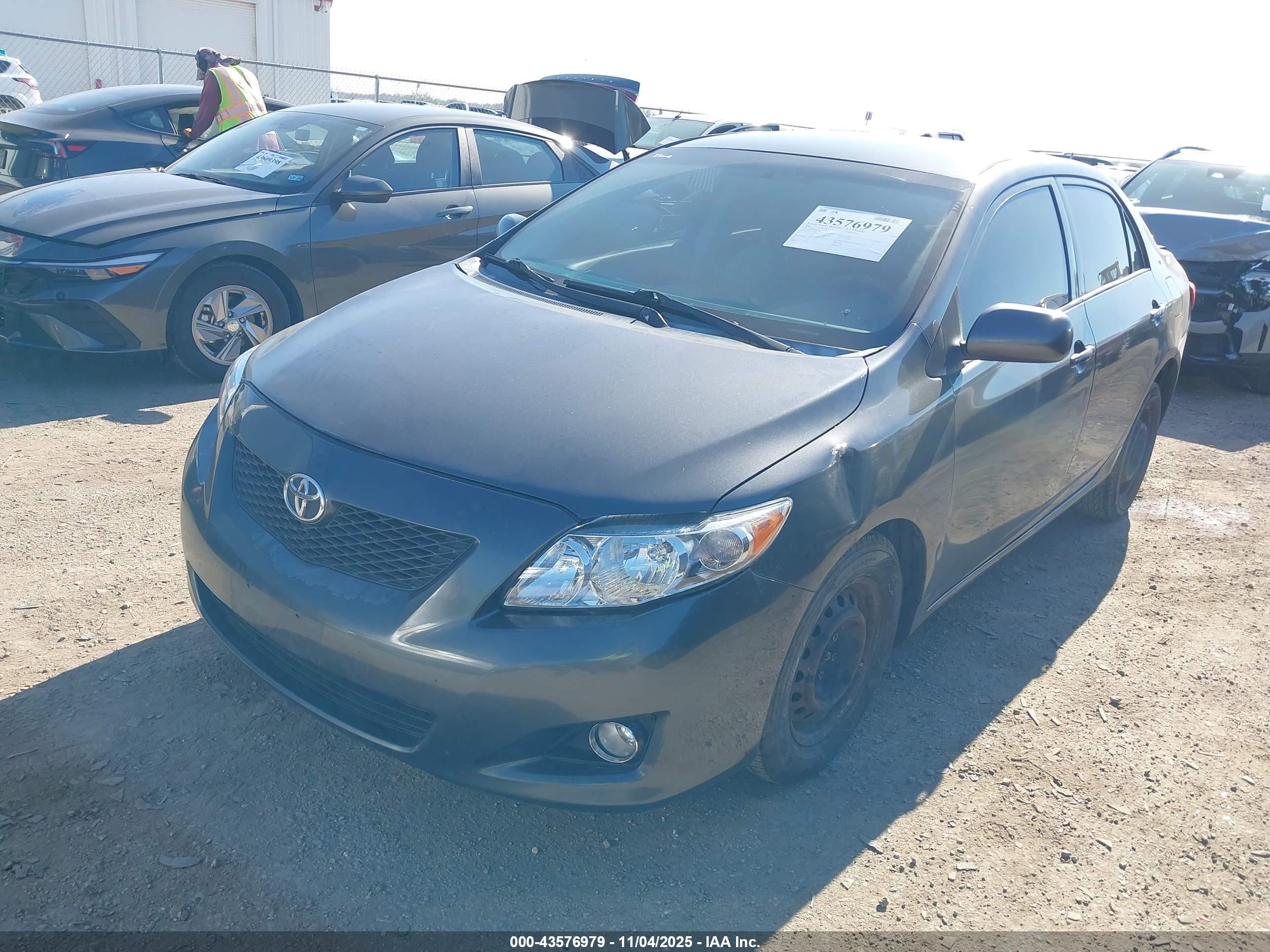 TOYOTA COROLLA image 2