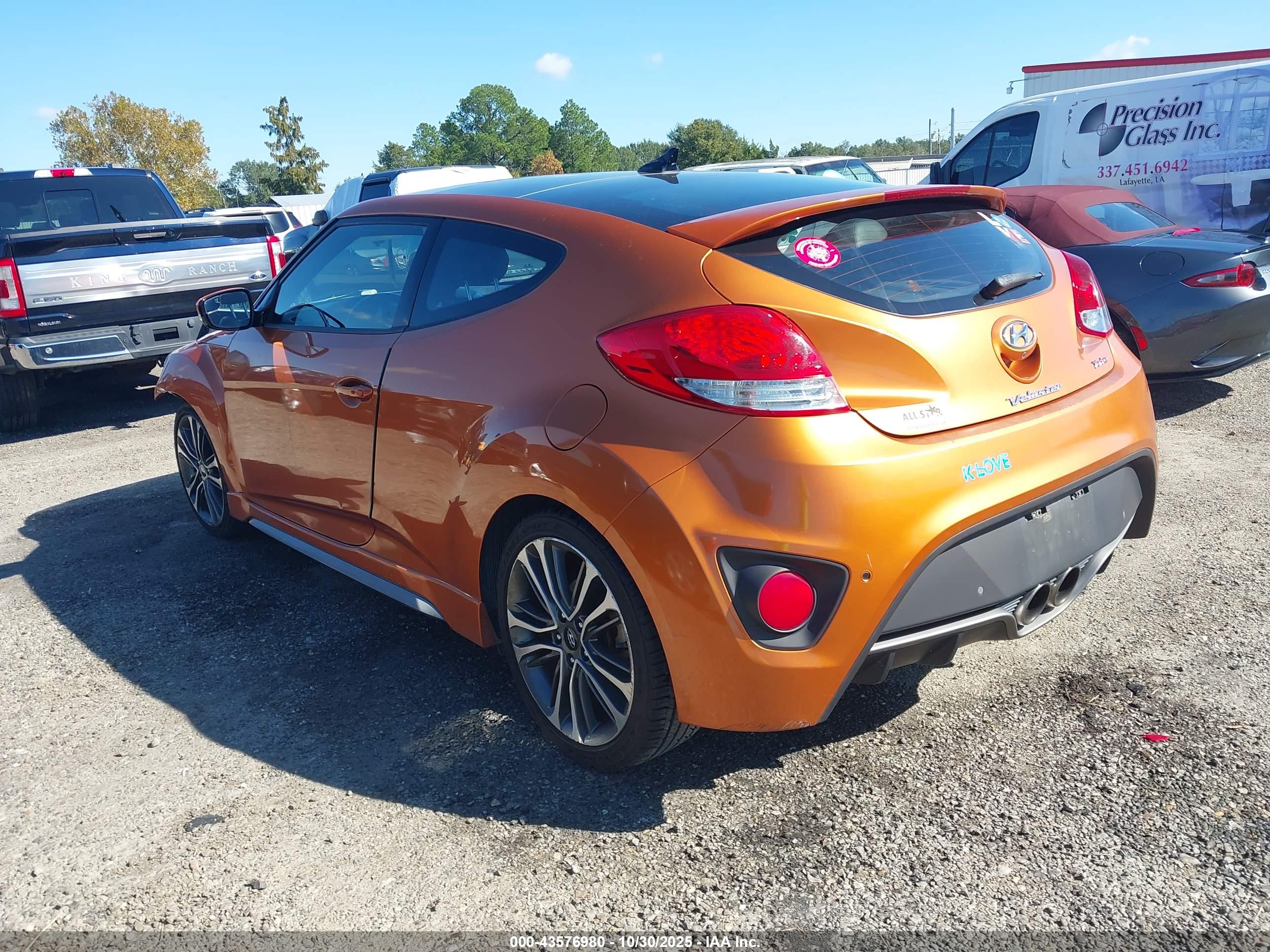 HYUNDAI VELOSTER image 3