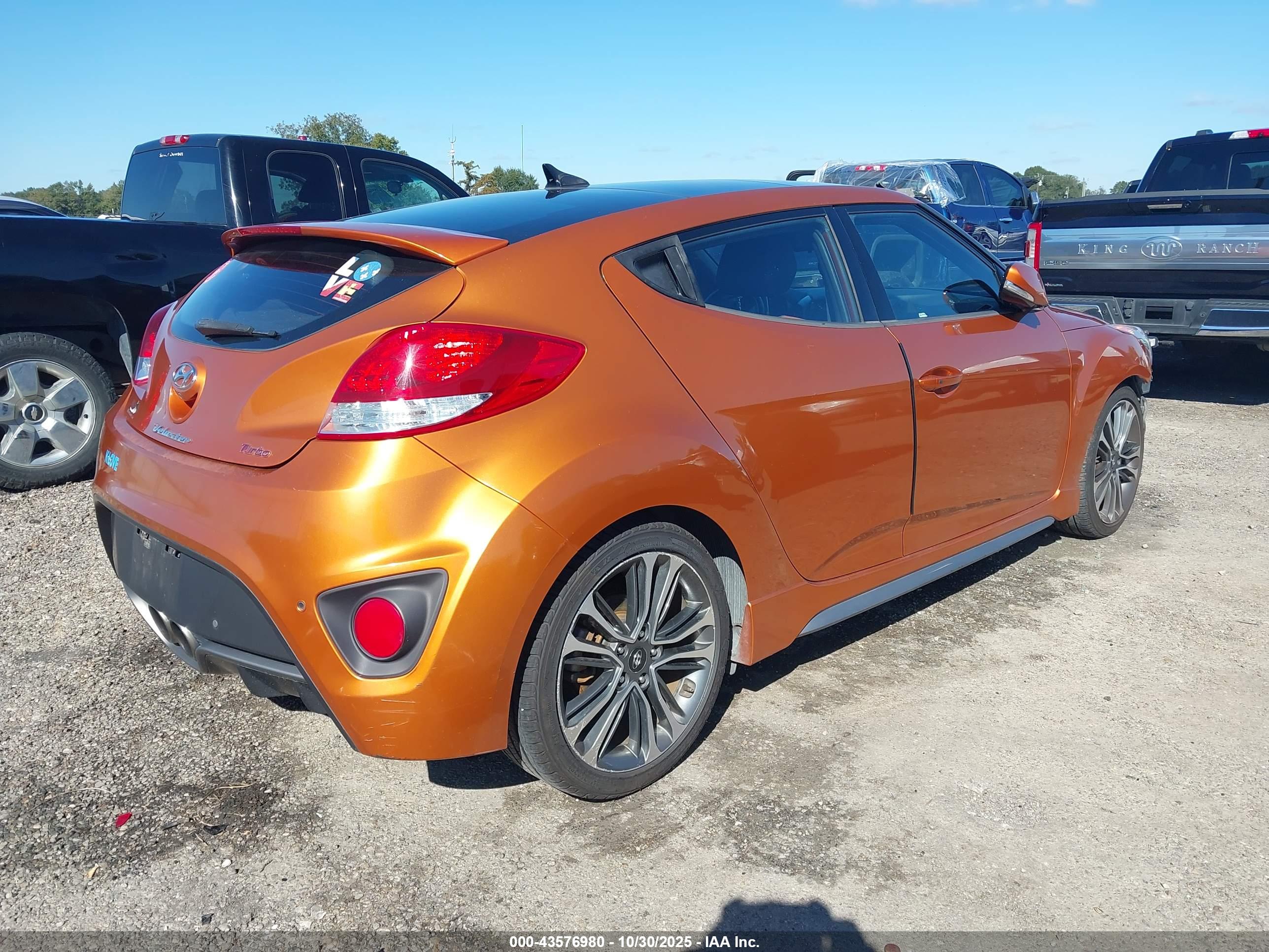 HYUNDAI VELOSTER image 4