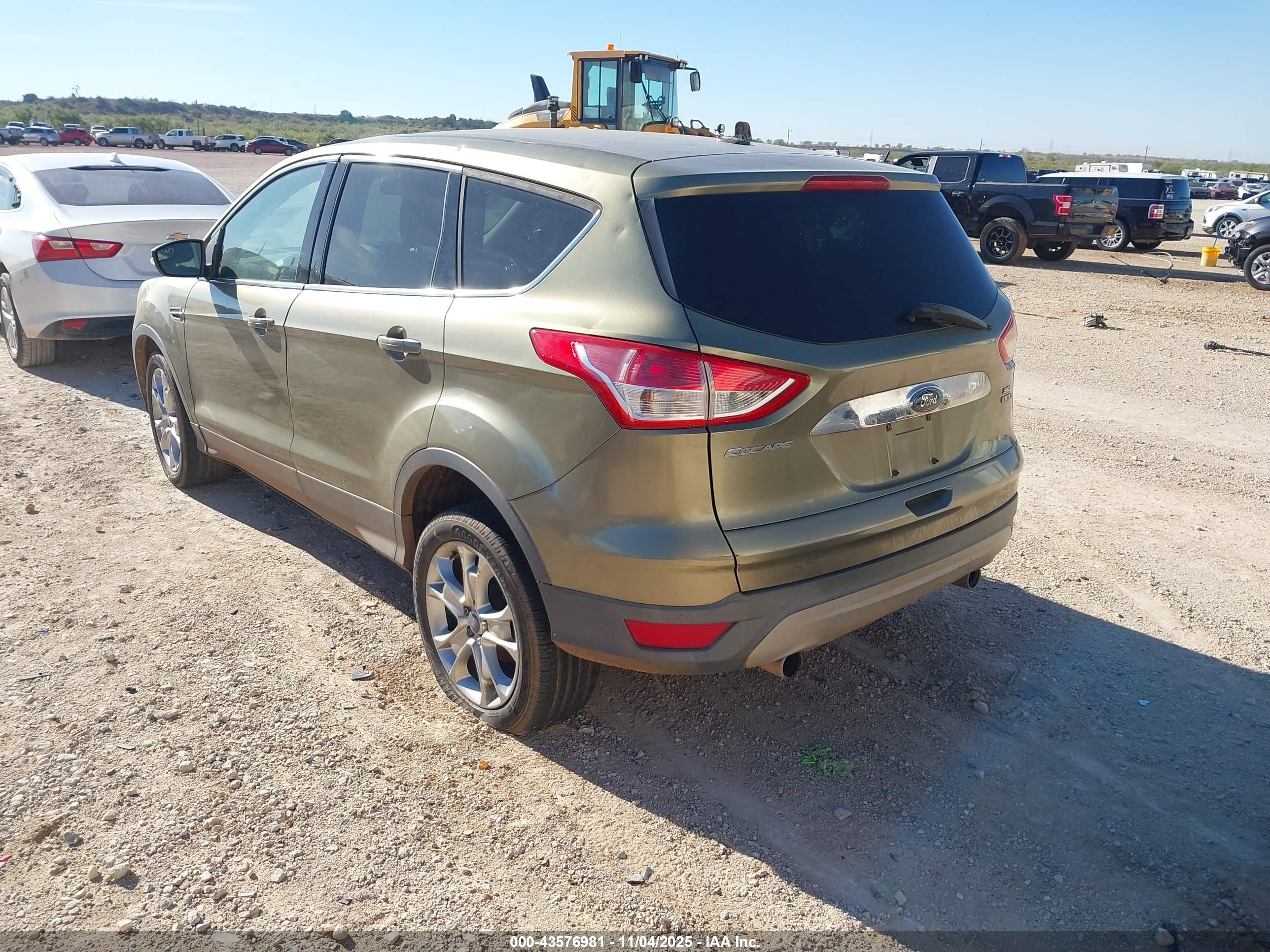 FORD ESCAPE image 3