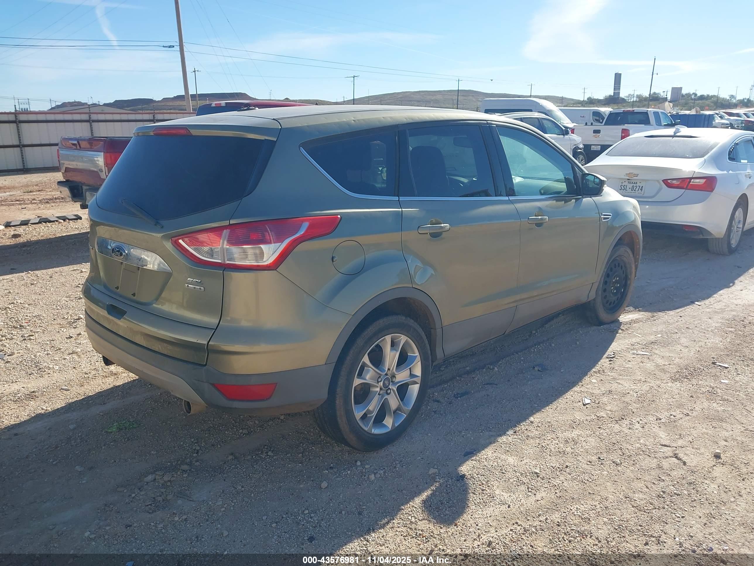 FORD ESCAPE image 4