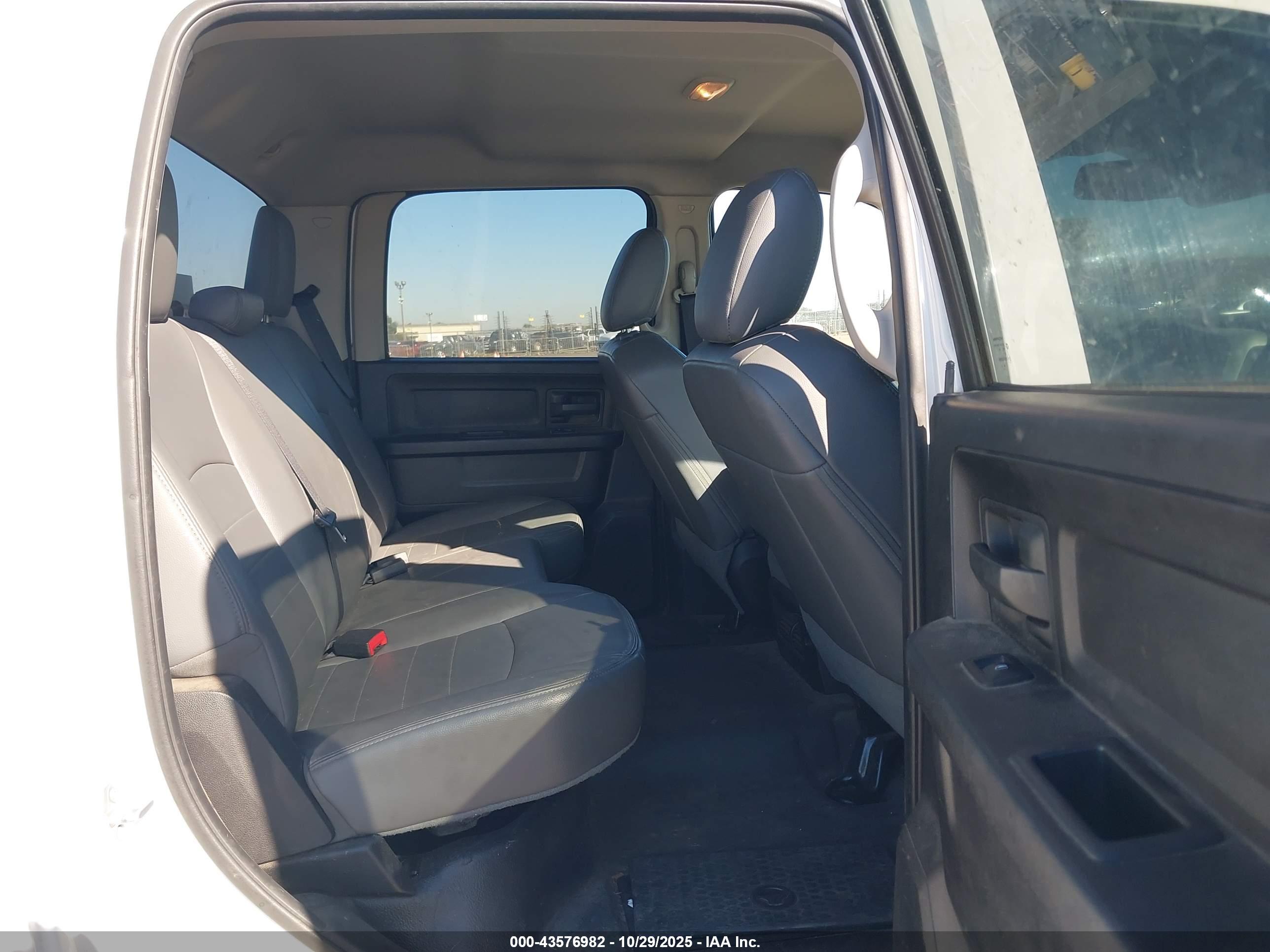 RAM 1500 image 8
