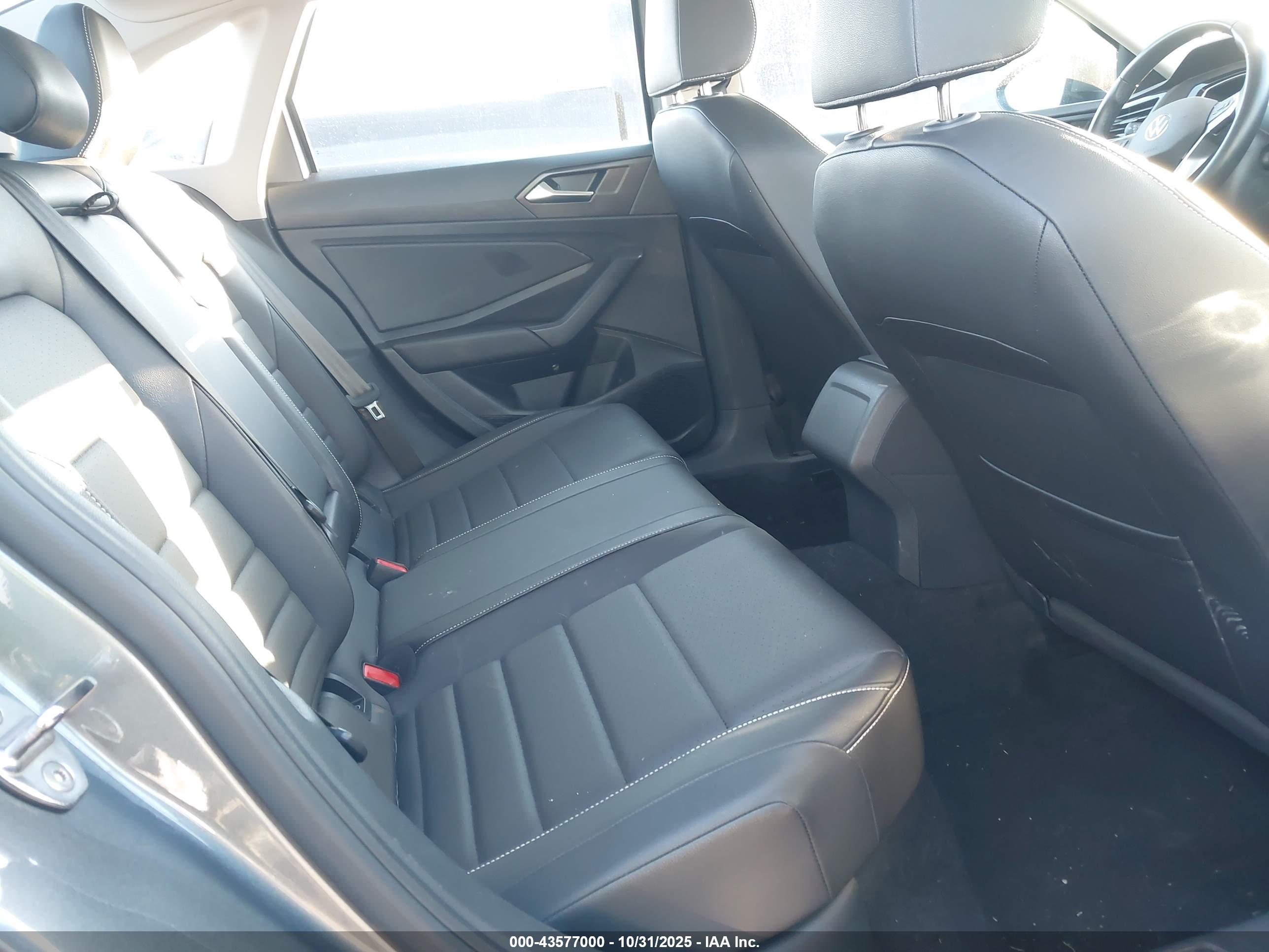 VOLKSWAGEN JETTA image 8