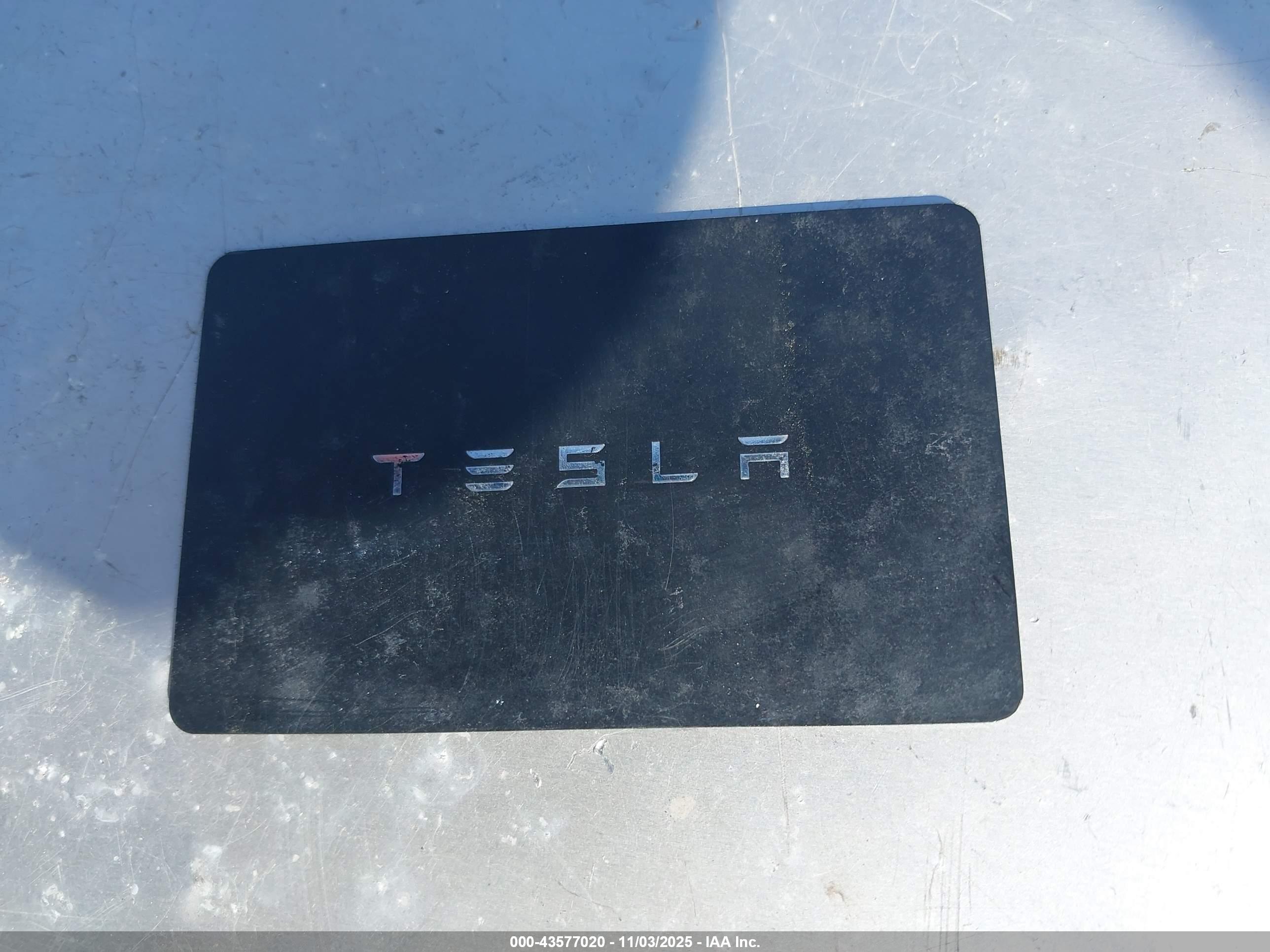 TESLA MODEL image 11