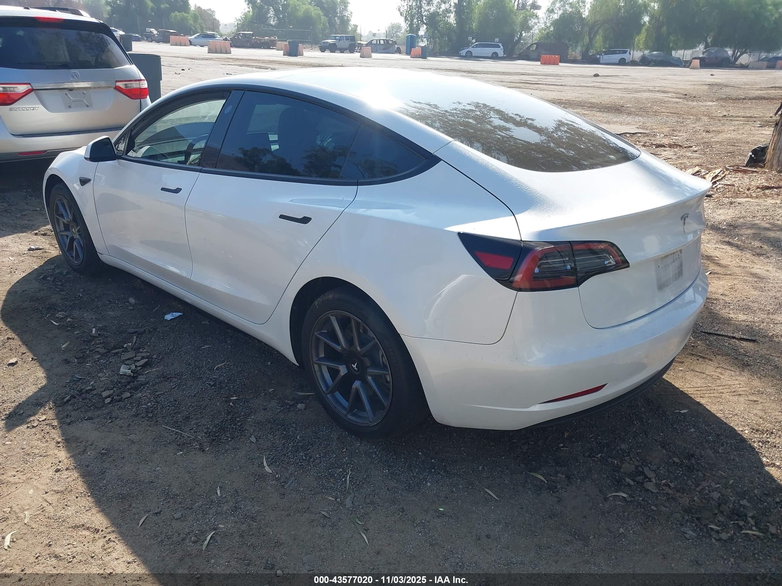 TESLA MODEL image 3