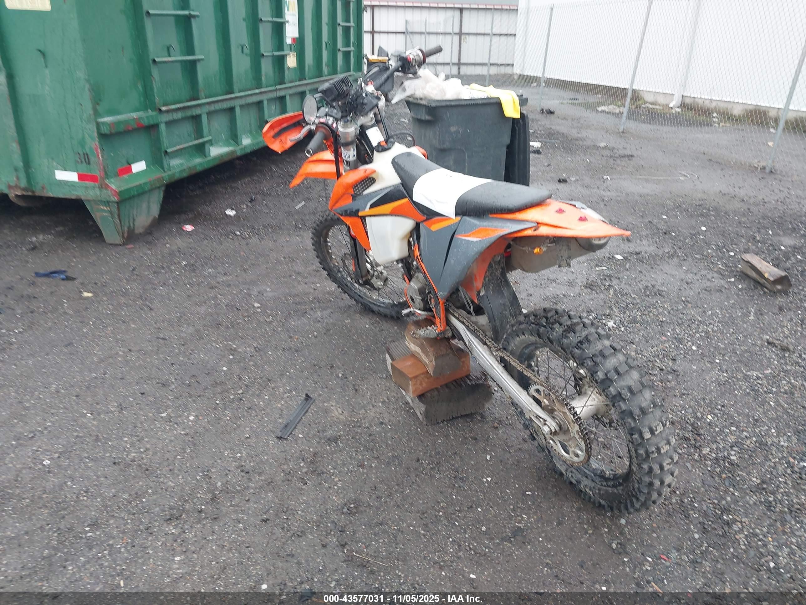 KTM 350 image 3