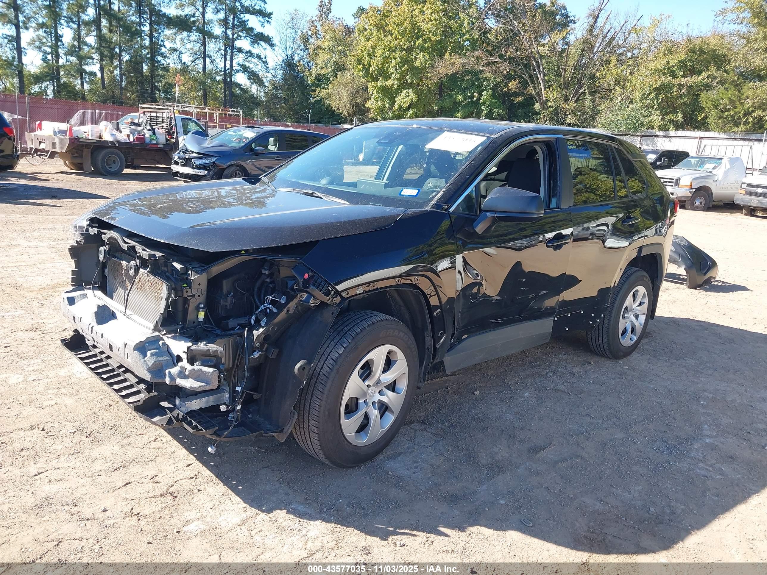 TOYOTA RAV4 image 2