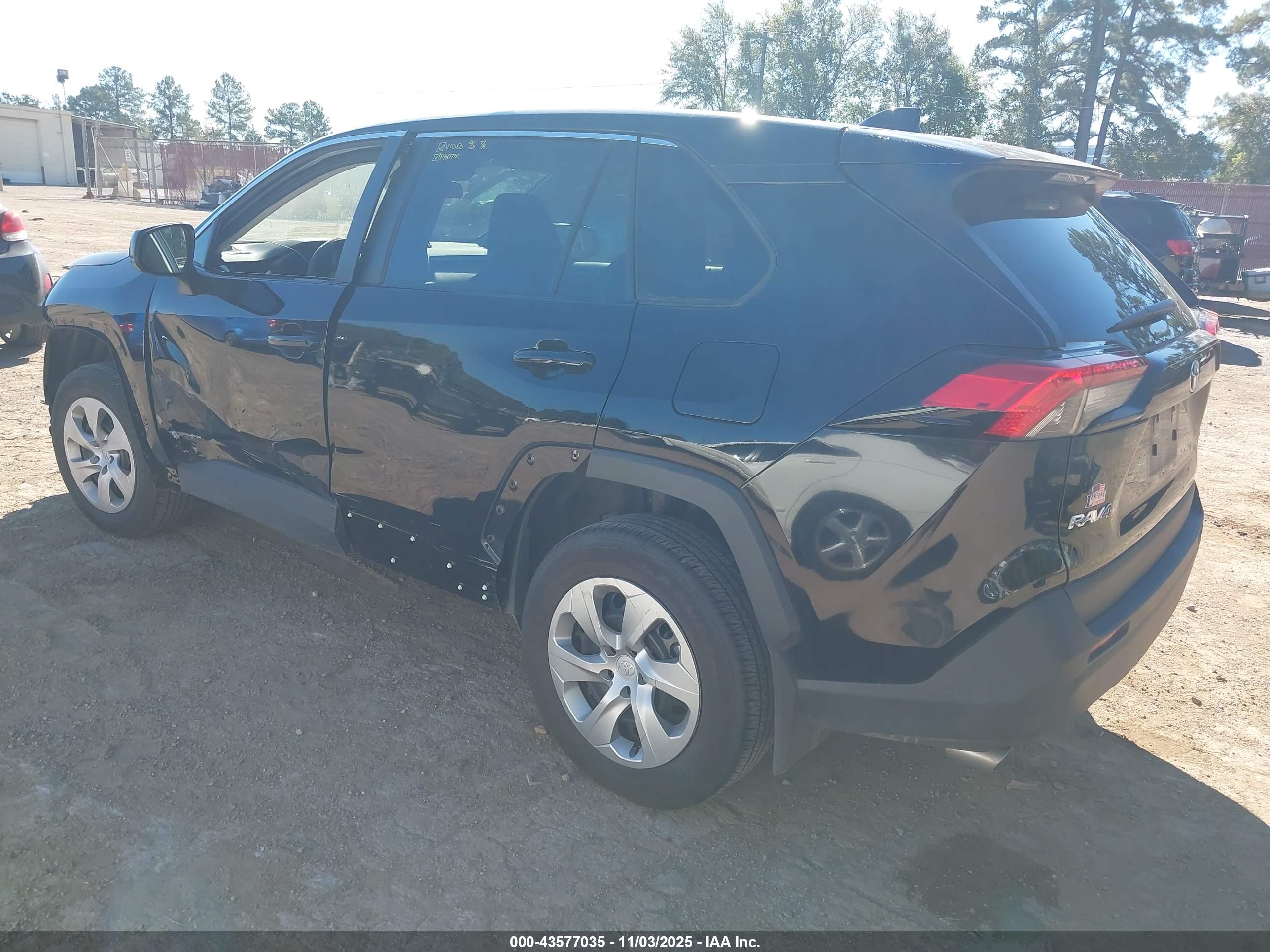 TOYOTA RAV4 image 3