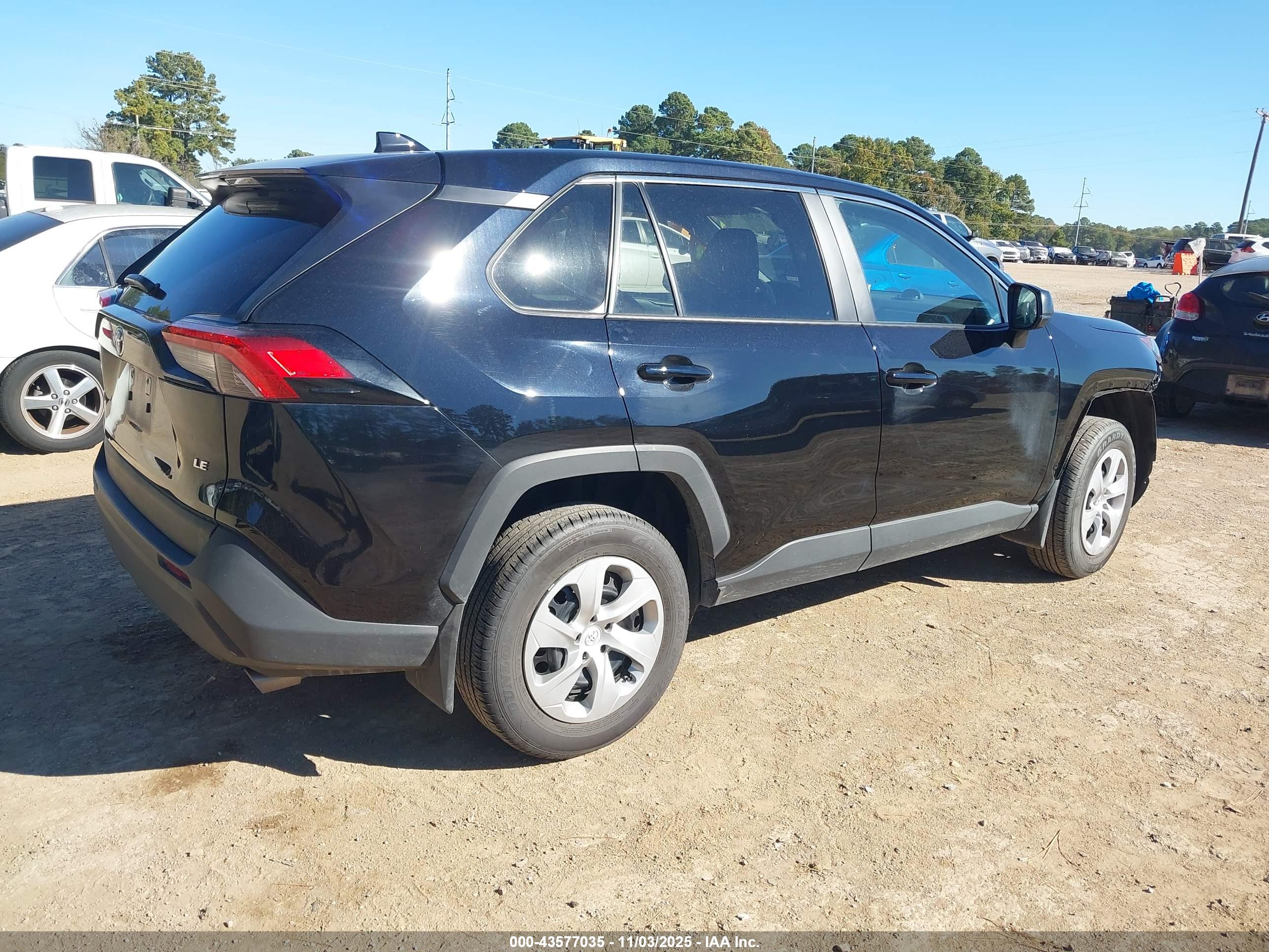 TOYOTA RAV4 image 4