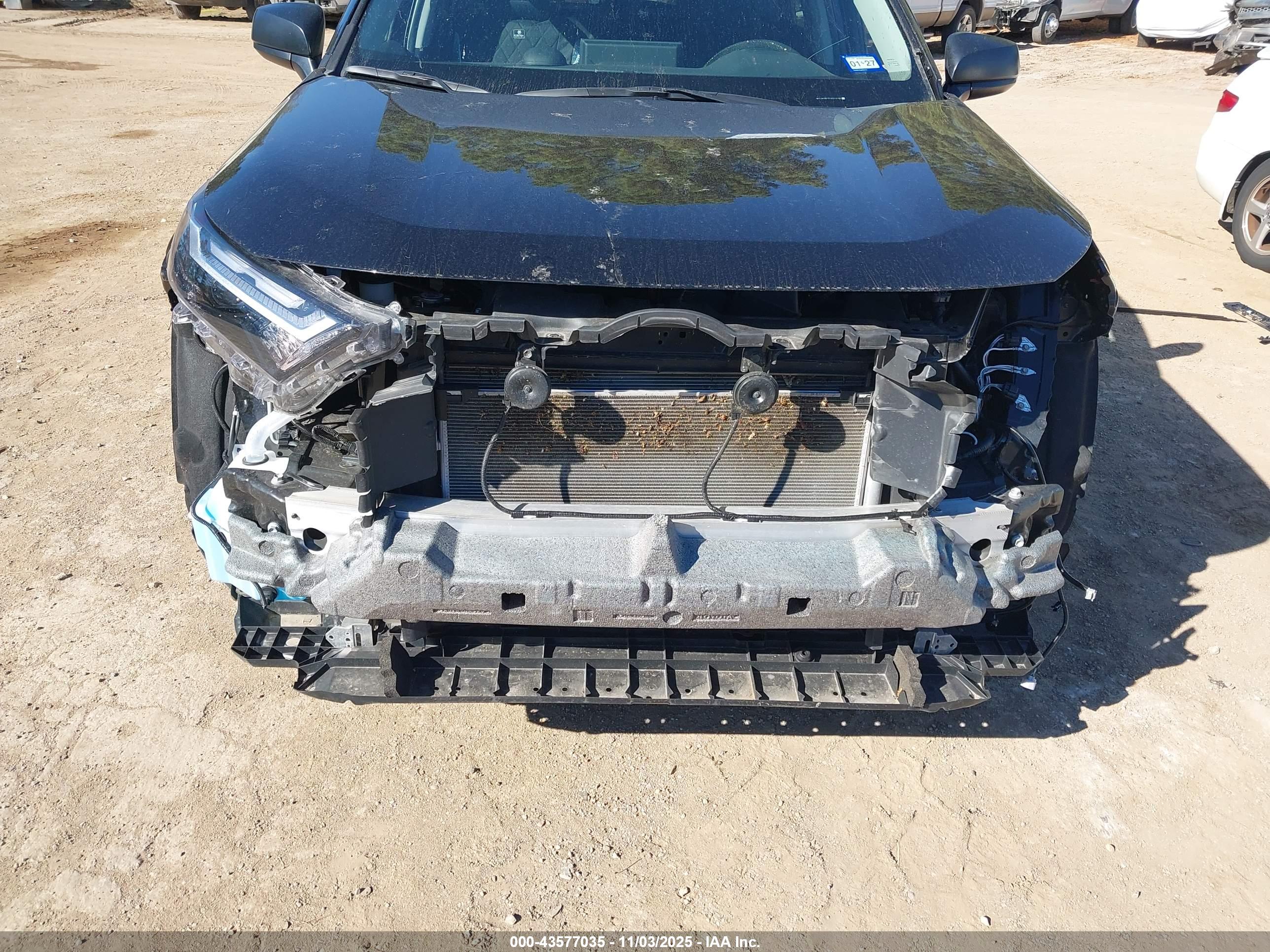 TOYOTA RAV4 image 6