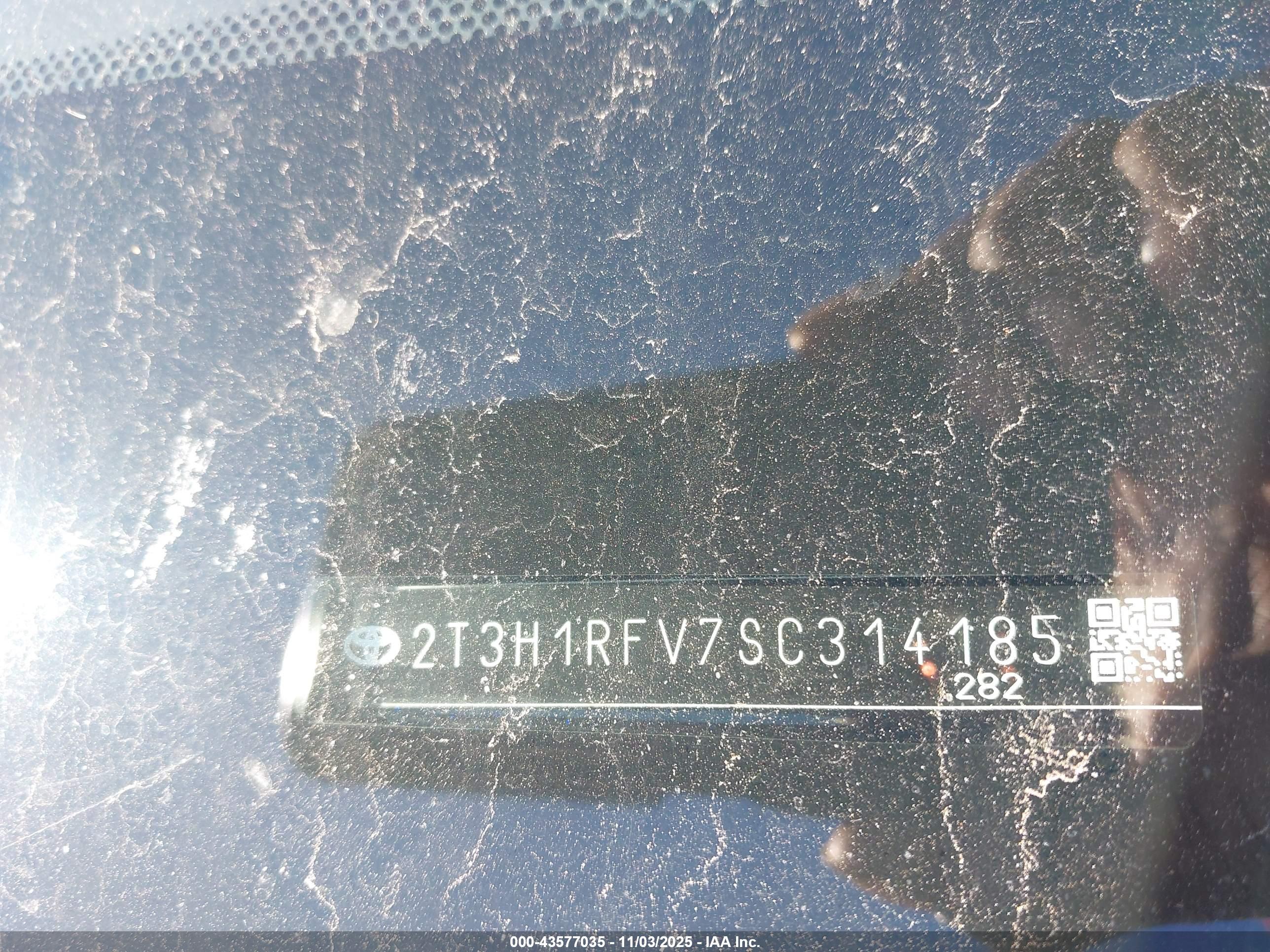 TOYOTA RAV4 image 9