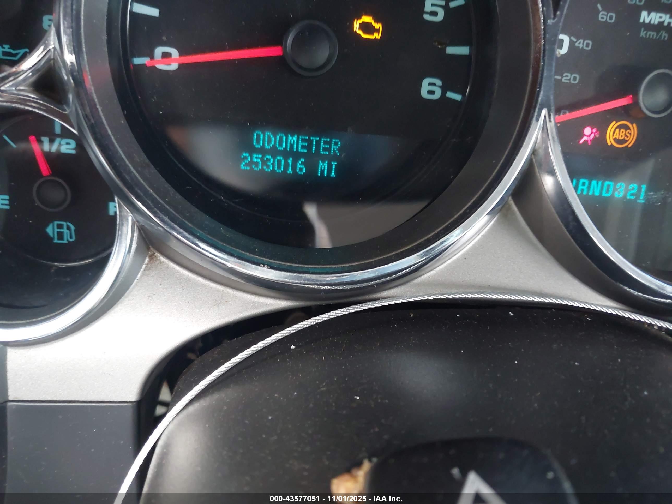 CHEVROLET SILVERADO image 7